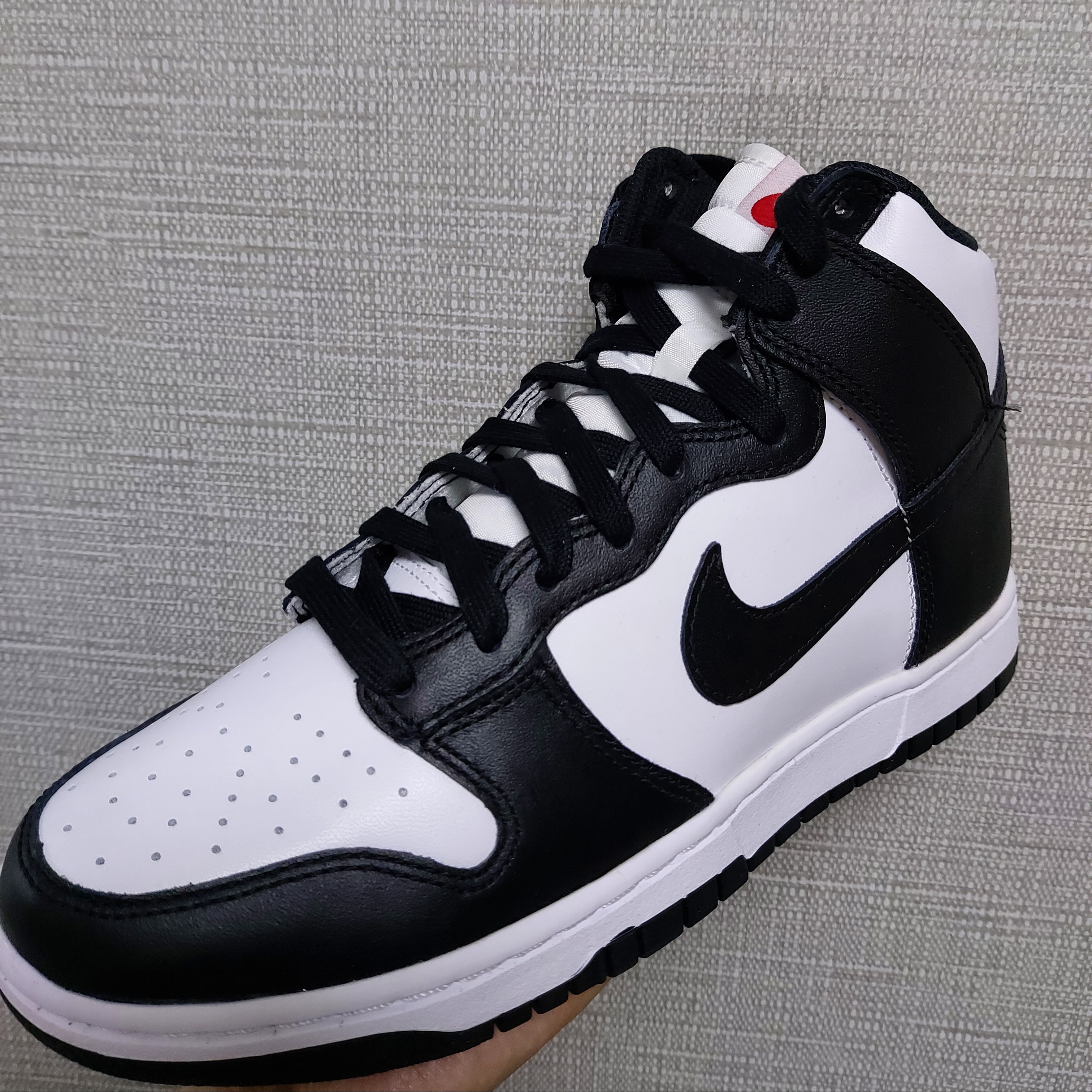 Nike Dunk High Retro Black and White 착용 스타일