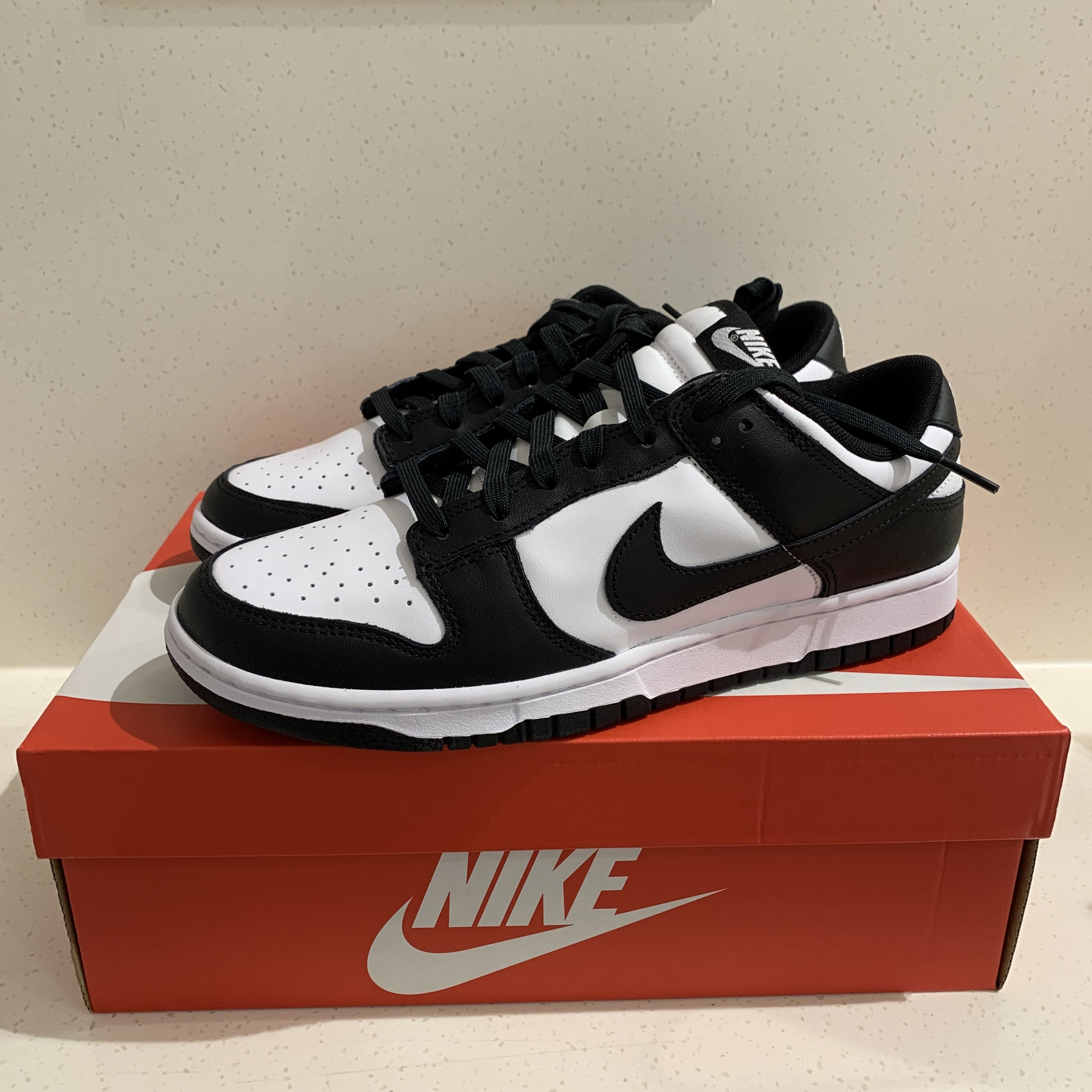 Nike Dunk Low Retro Black 착용 스타일 - 1