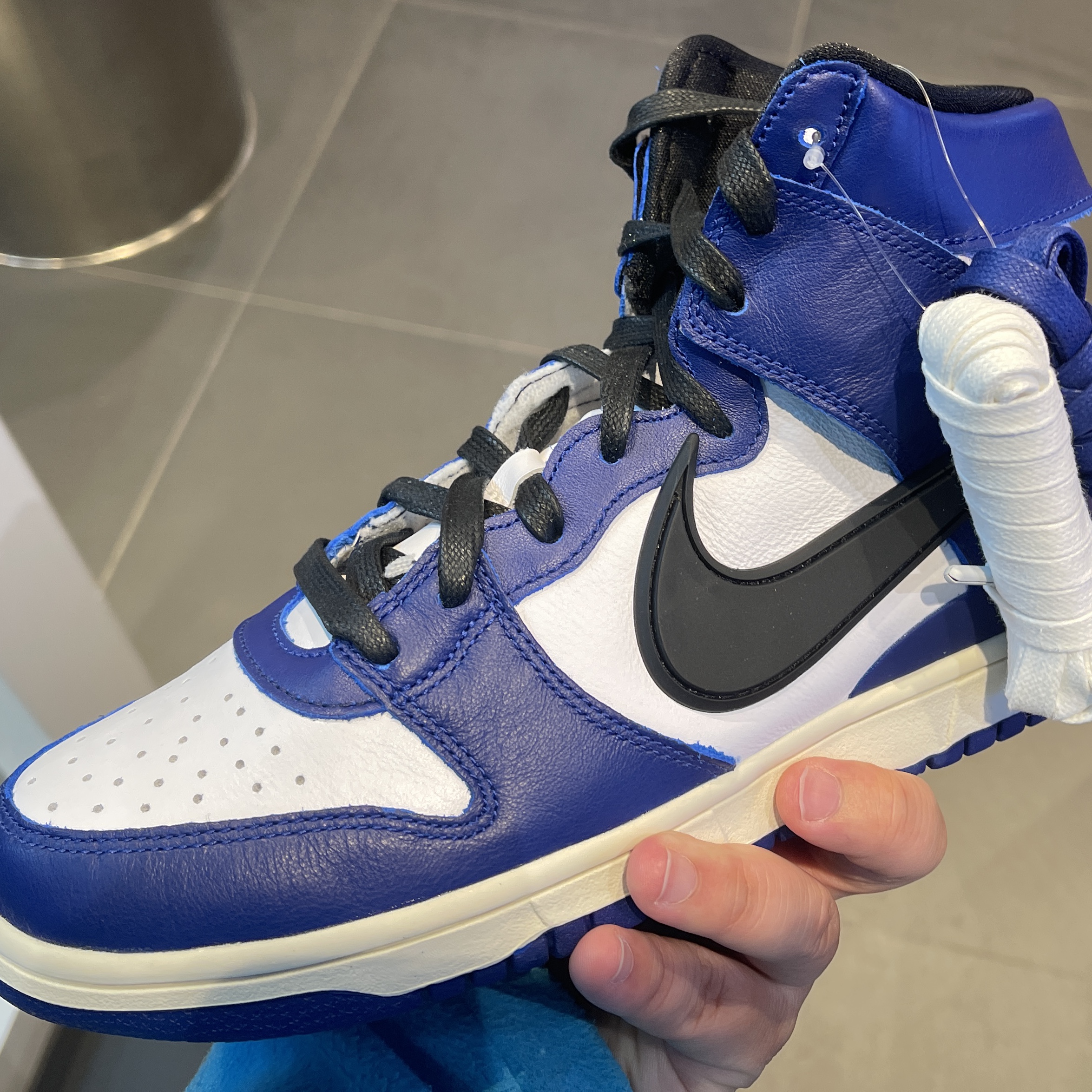 Nike x Ambush Dunk High Deep Royal Blue 착용 스타일 - 2