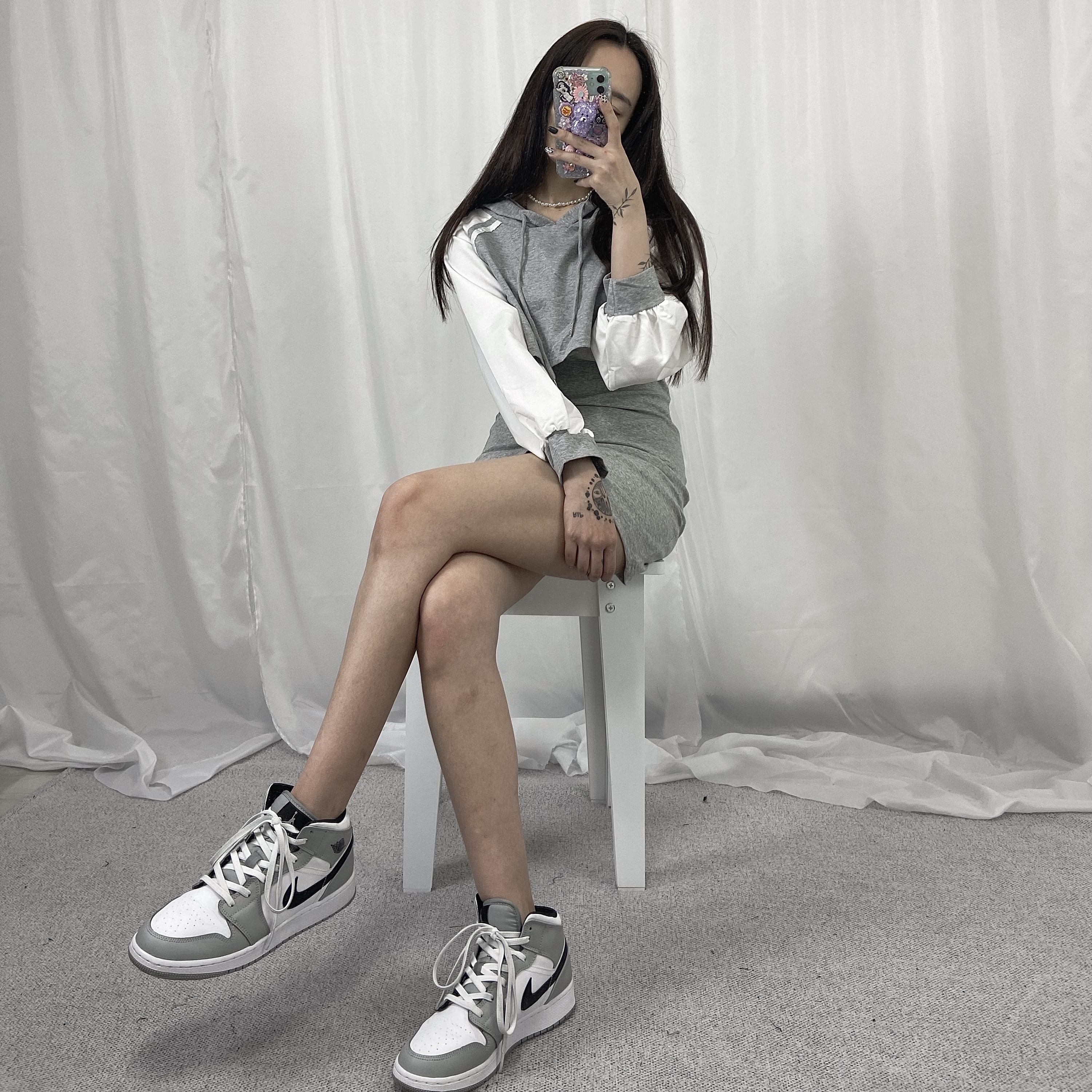 (GS) Jordan 1 Mid Light Smoke Grey, Jordan 1 Mid Light Smoke Grey 착용 스타일 - 1