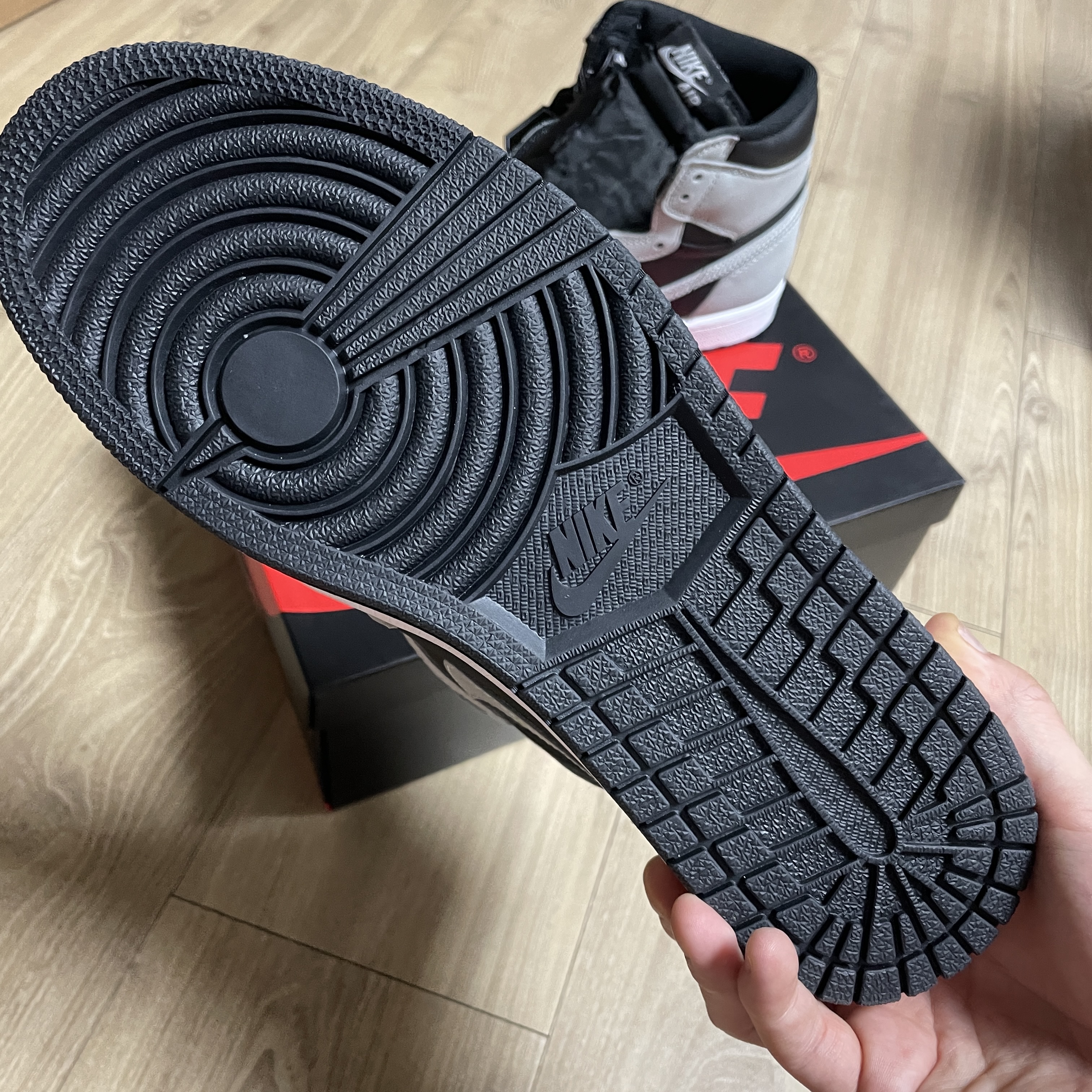 Jordan 1 Retro High OG Shadow 2.0 착용 스타일 - 5
