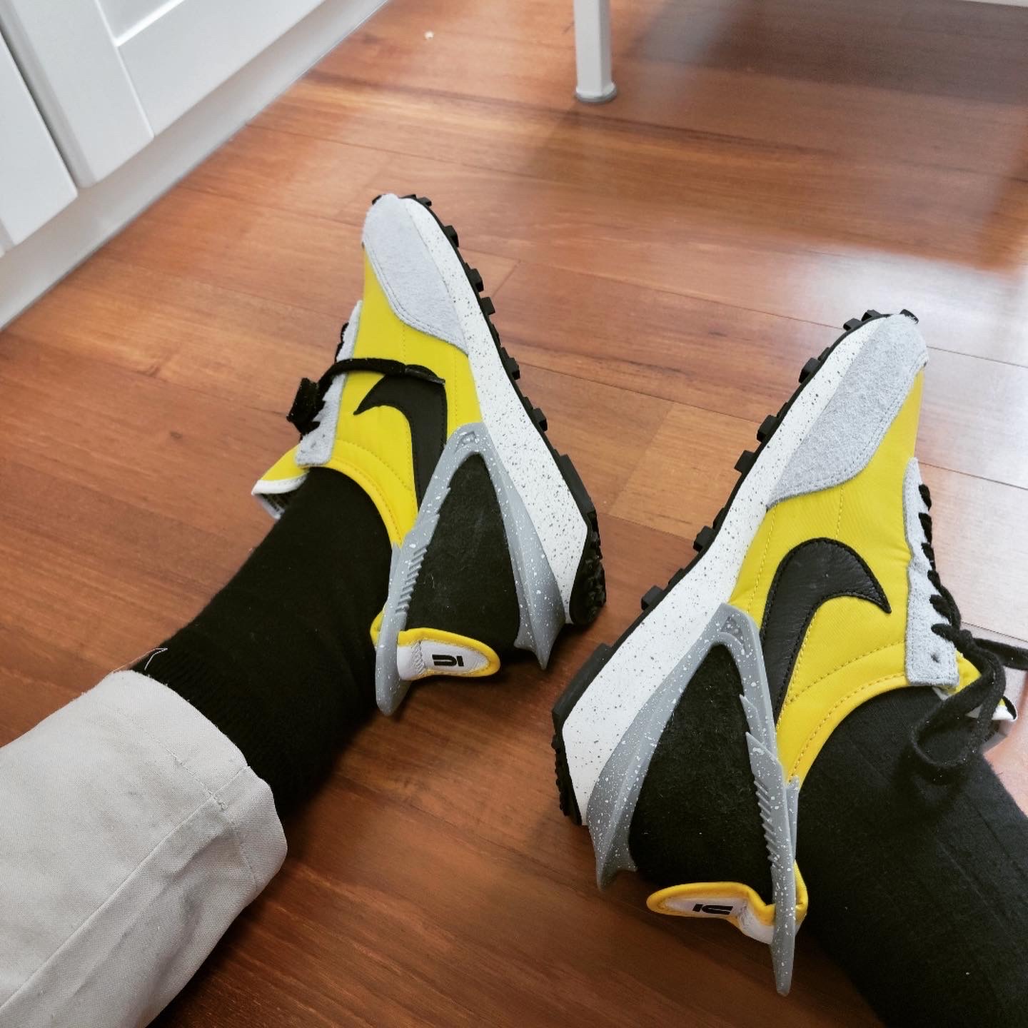 Nike x Undercover Daybreak Bright Citron 착용 스타일 - 2