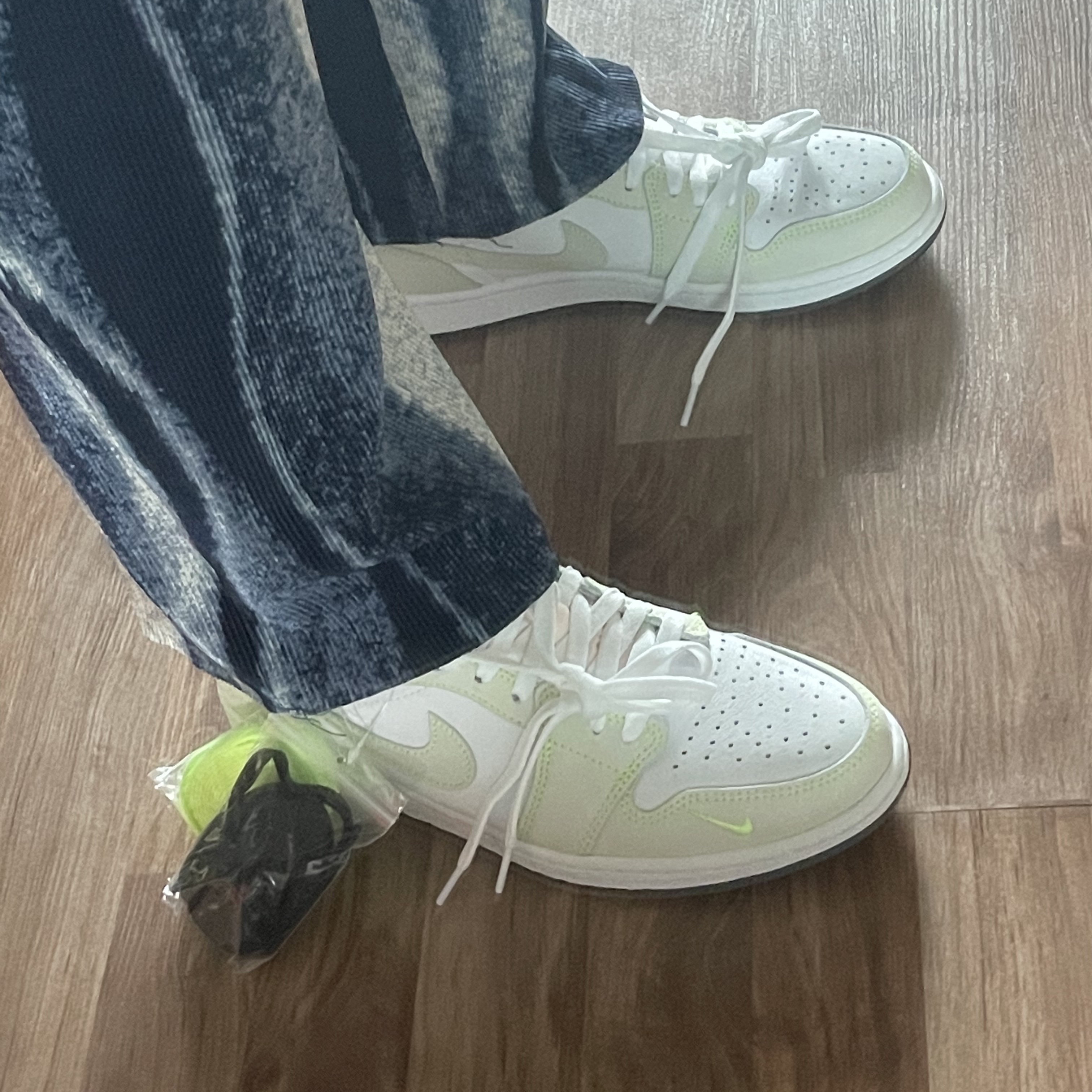 Jordan 1 Low OG Ghost Green 착용 스타일
