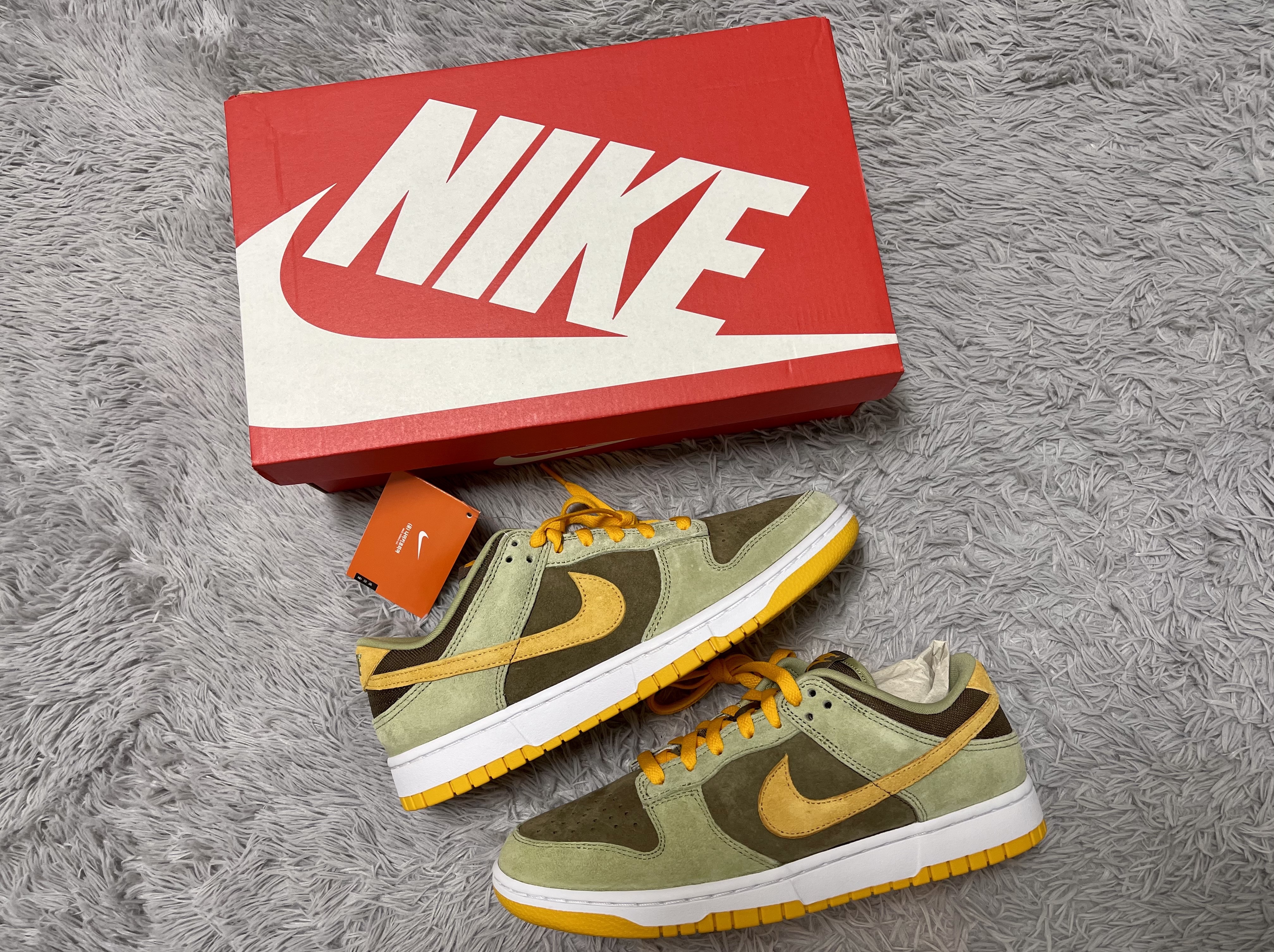 Nike Dunk Low SE Dusty Olive 착용 스타일 - 1