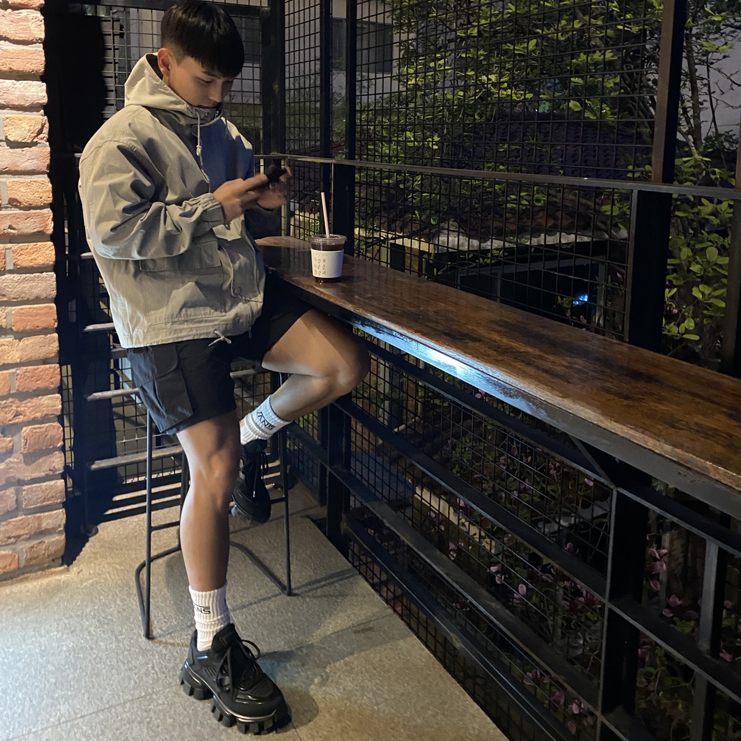 Prada Cloudbust Thunder Technical Fabric Sneakers Black 착용 스타일