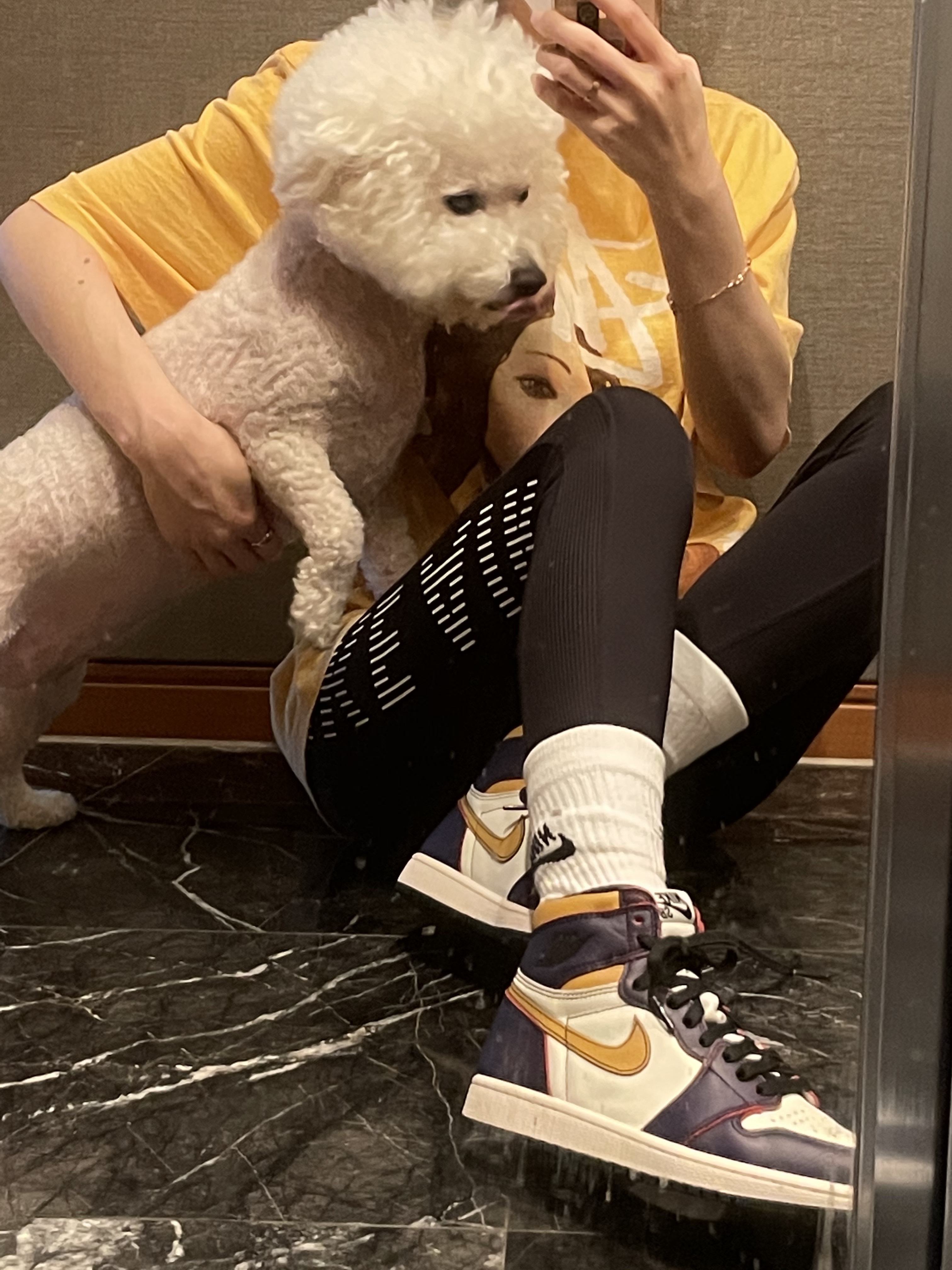 Jordan 1 Retro High OG Defiant SB LA to Chicago, Stussy Spring Weeds T-Shirt Yellow 착용 스타일 - 2