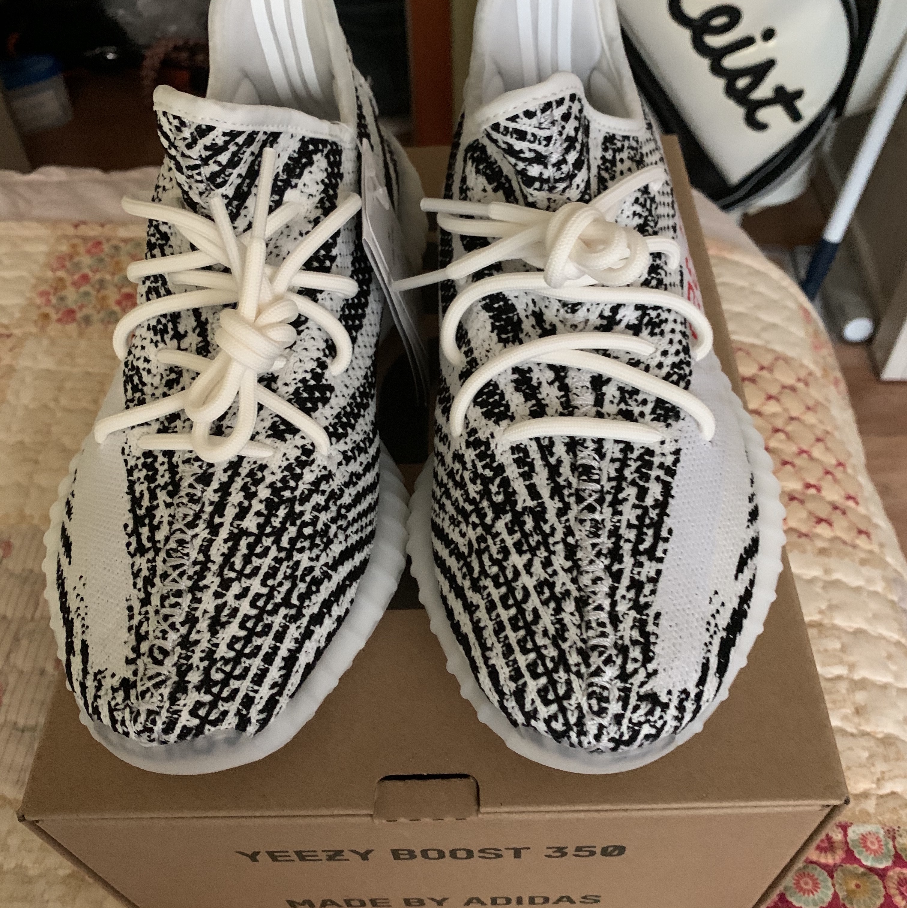 Adidas Yeezy Boost 350 V2 Zebra 2017/2019/2020 착용 스타일 - 1