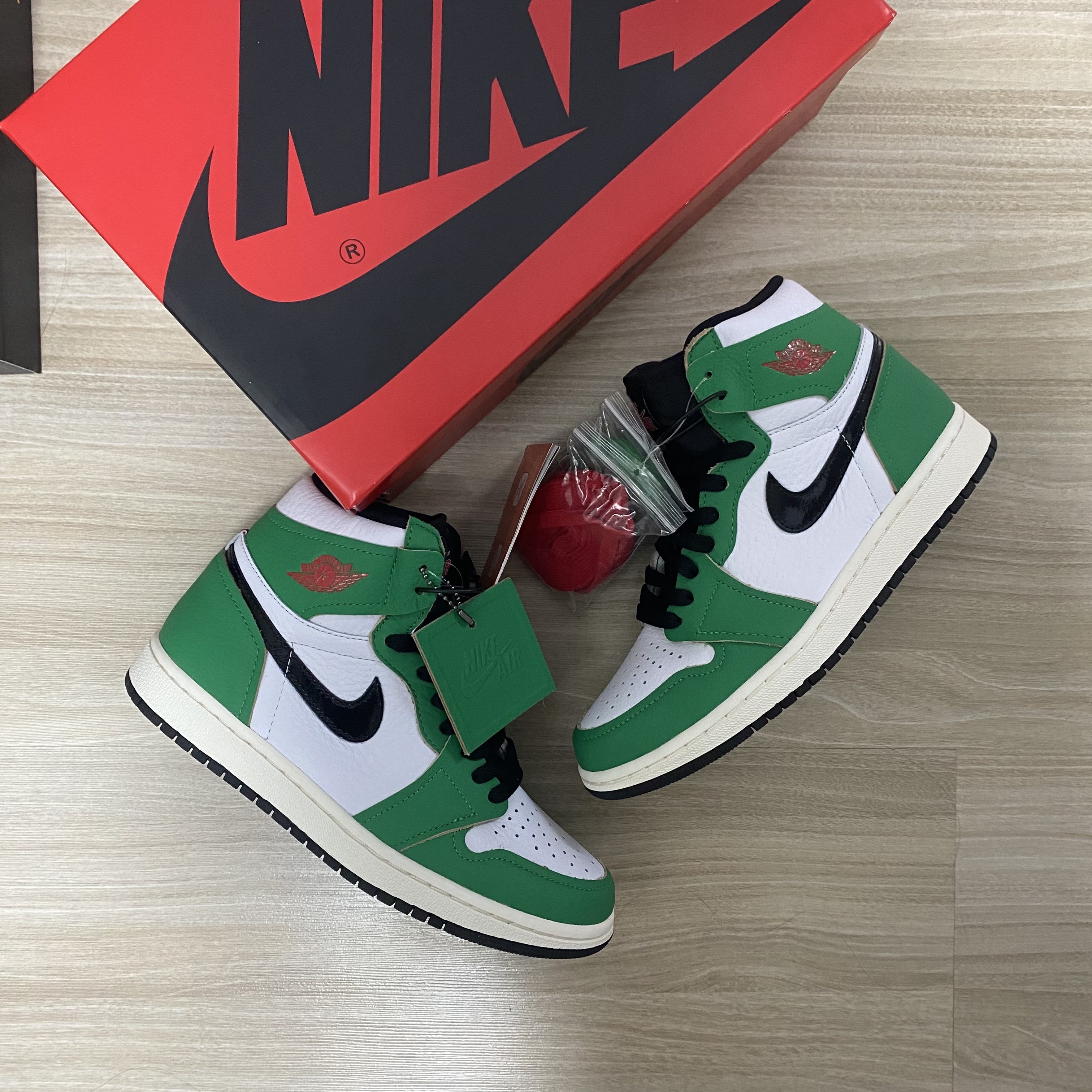 (W) Jordan 1 Retro High OG Lucky Green 착용 스타일