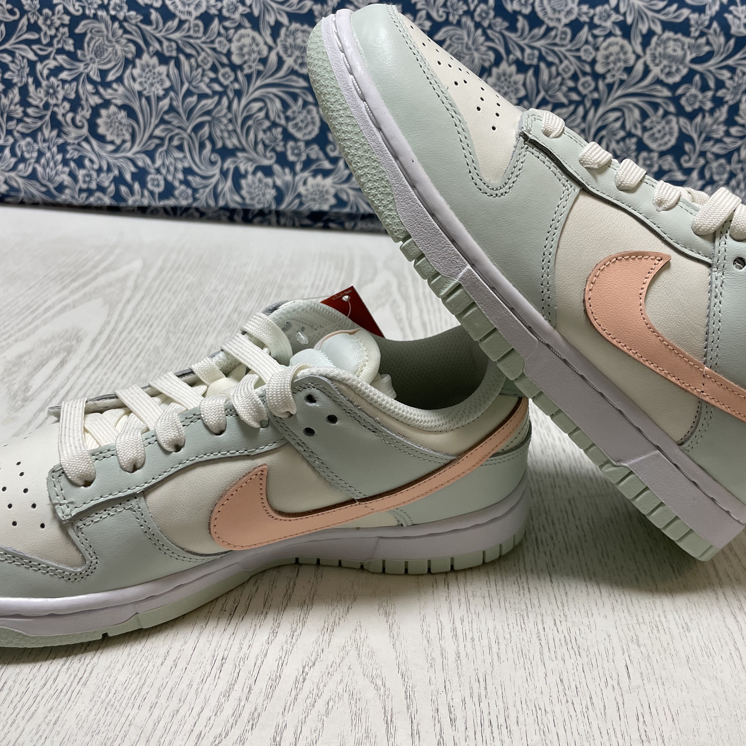 (W) Nike Dunk Low Barely Green 착용 스타일