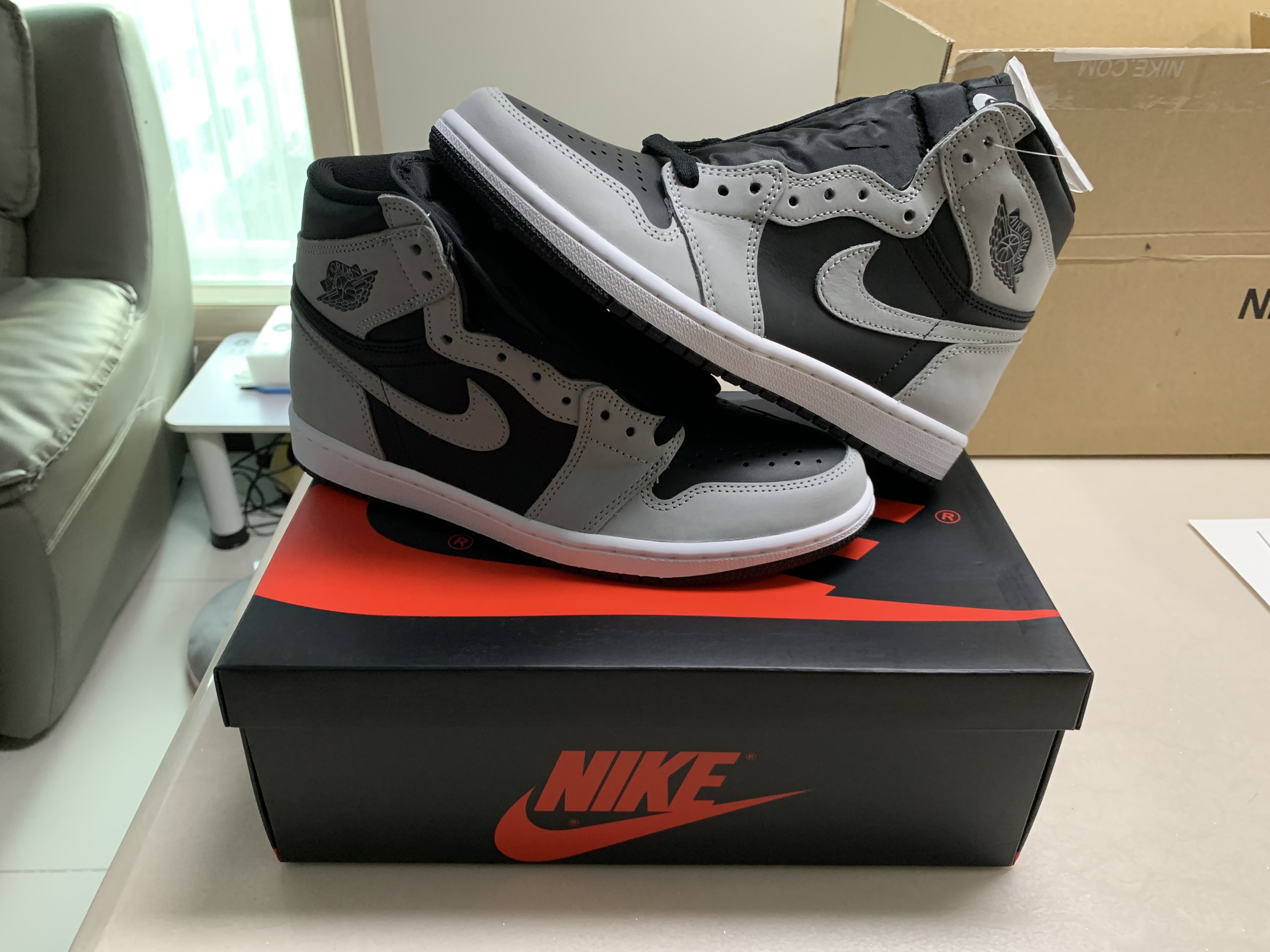 Jordan 1 Retro High OG Shadow 2.0 착용 스타일 - 4