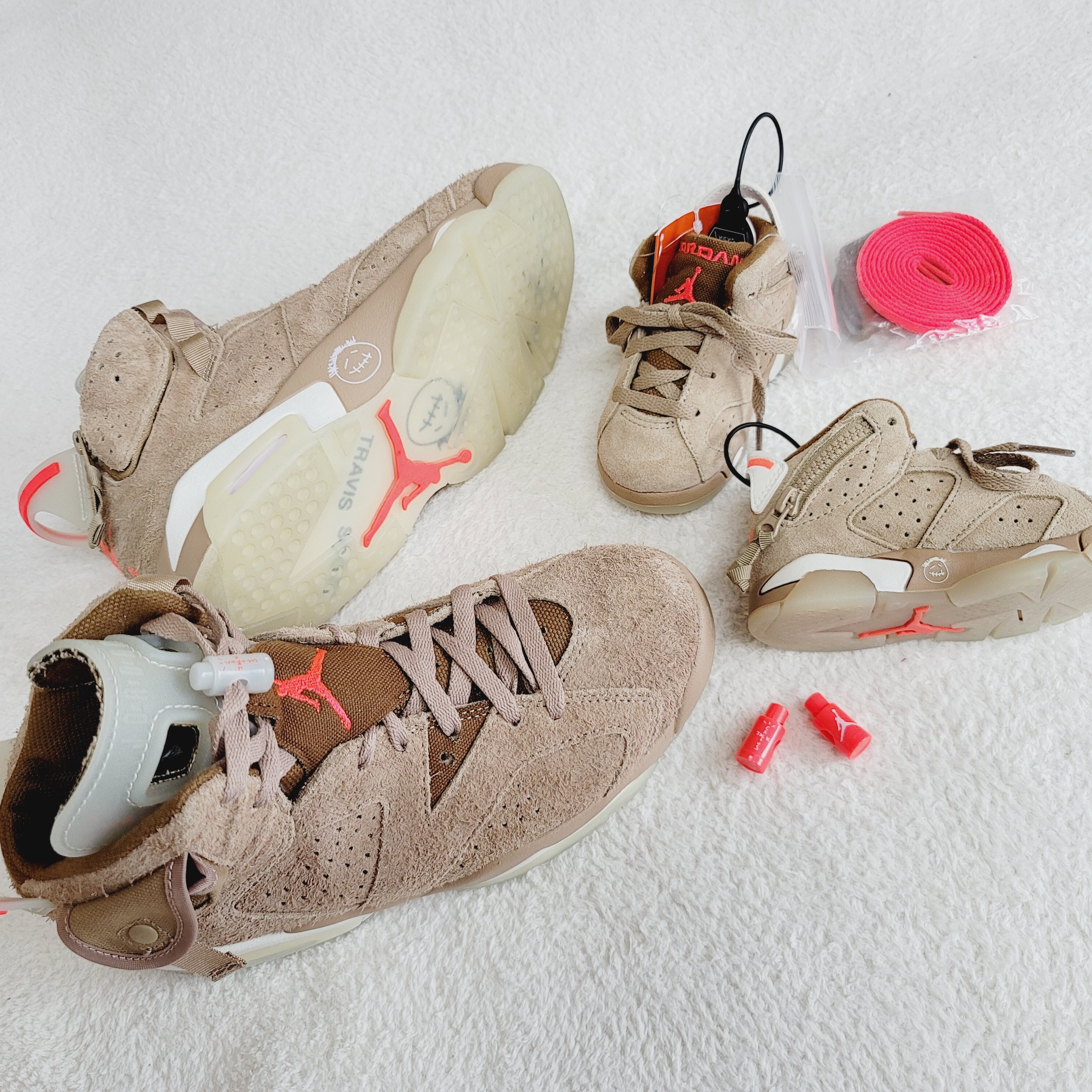 Jordan 6 x Travis Scott Retro SP British Khaki, (TD) Jordan 6 x Travis Scott Retro SP British Khaki 착용 스타일 - 2