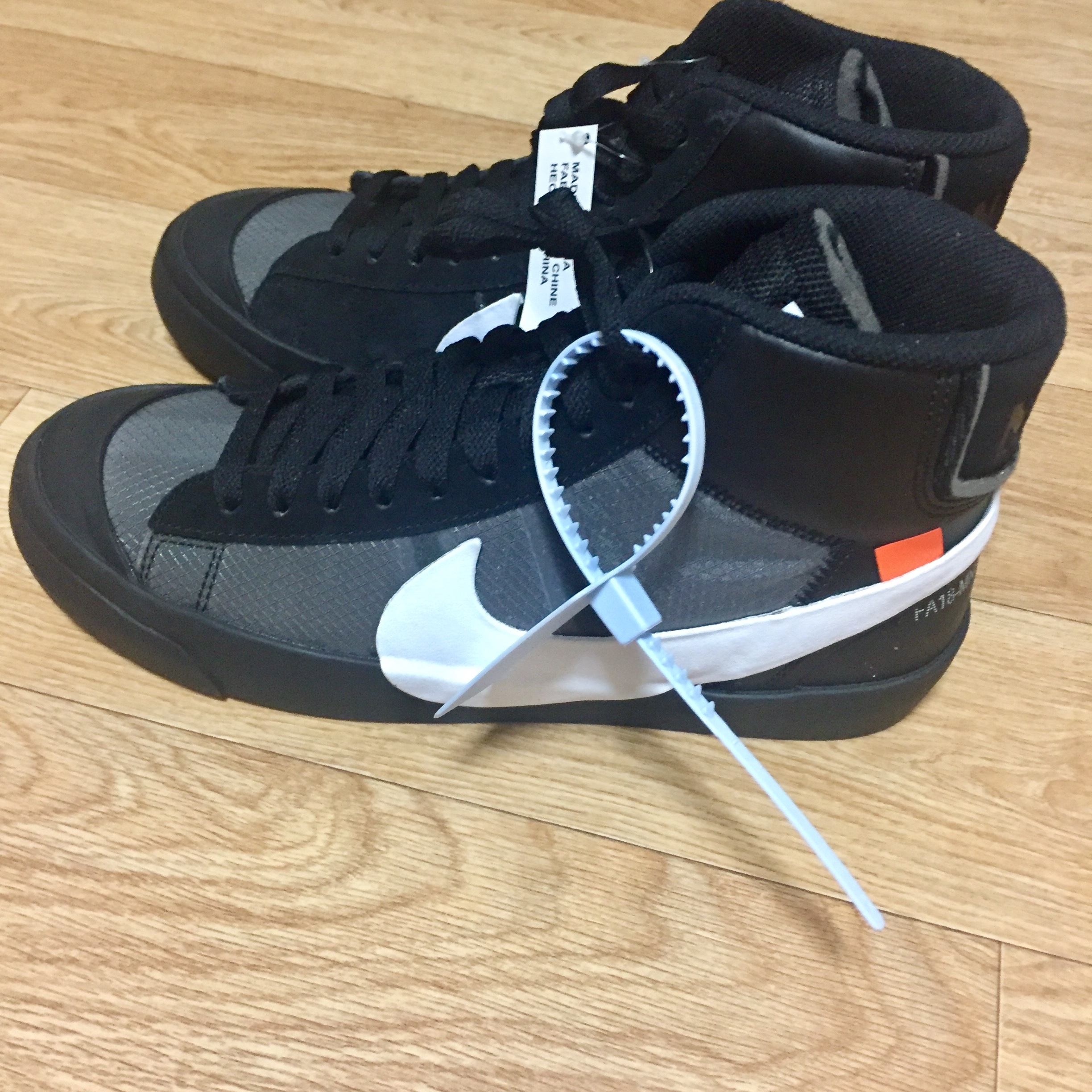 Nike x Off-White Blazer Mid Grim Reaper Black 착용 스타일 - 2