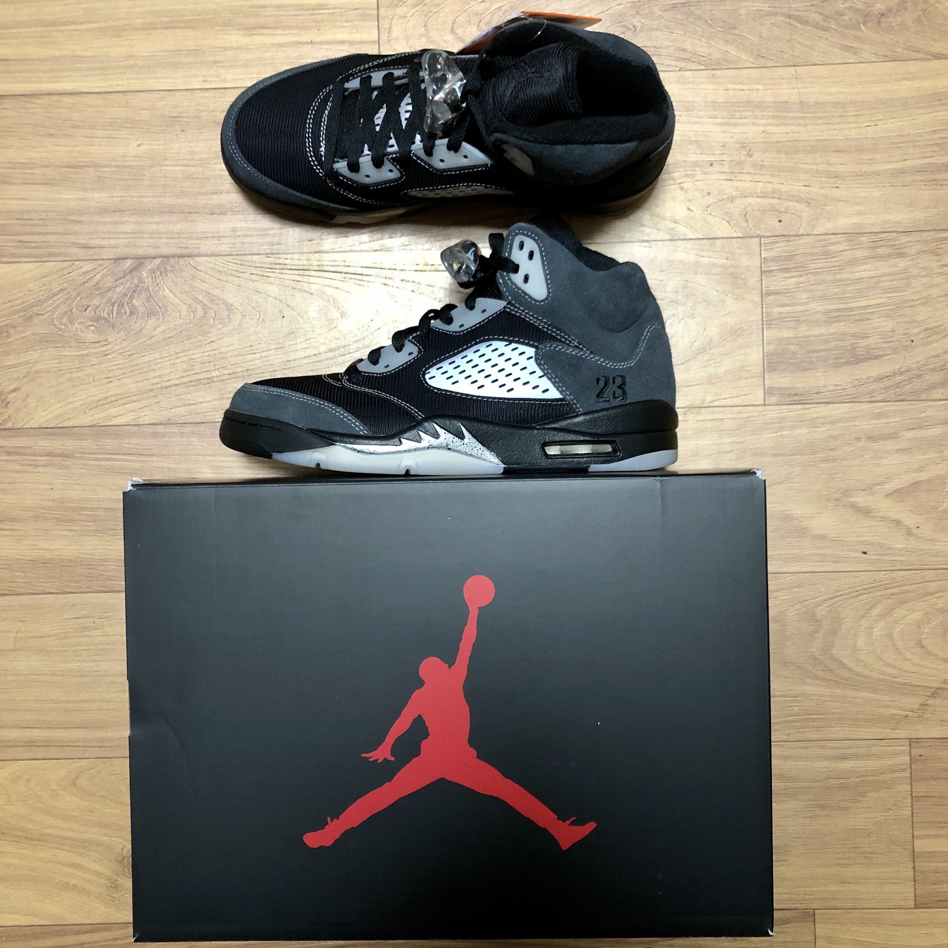 Jordan 5 Retro Anthracite 착용 스타일 - 1