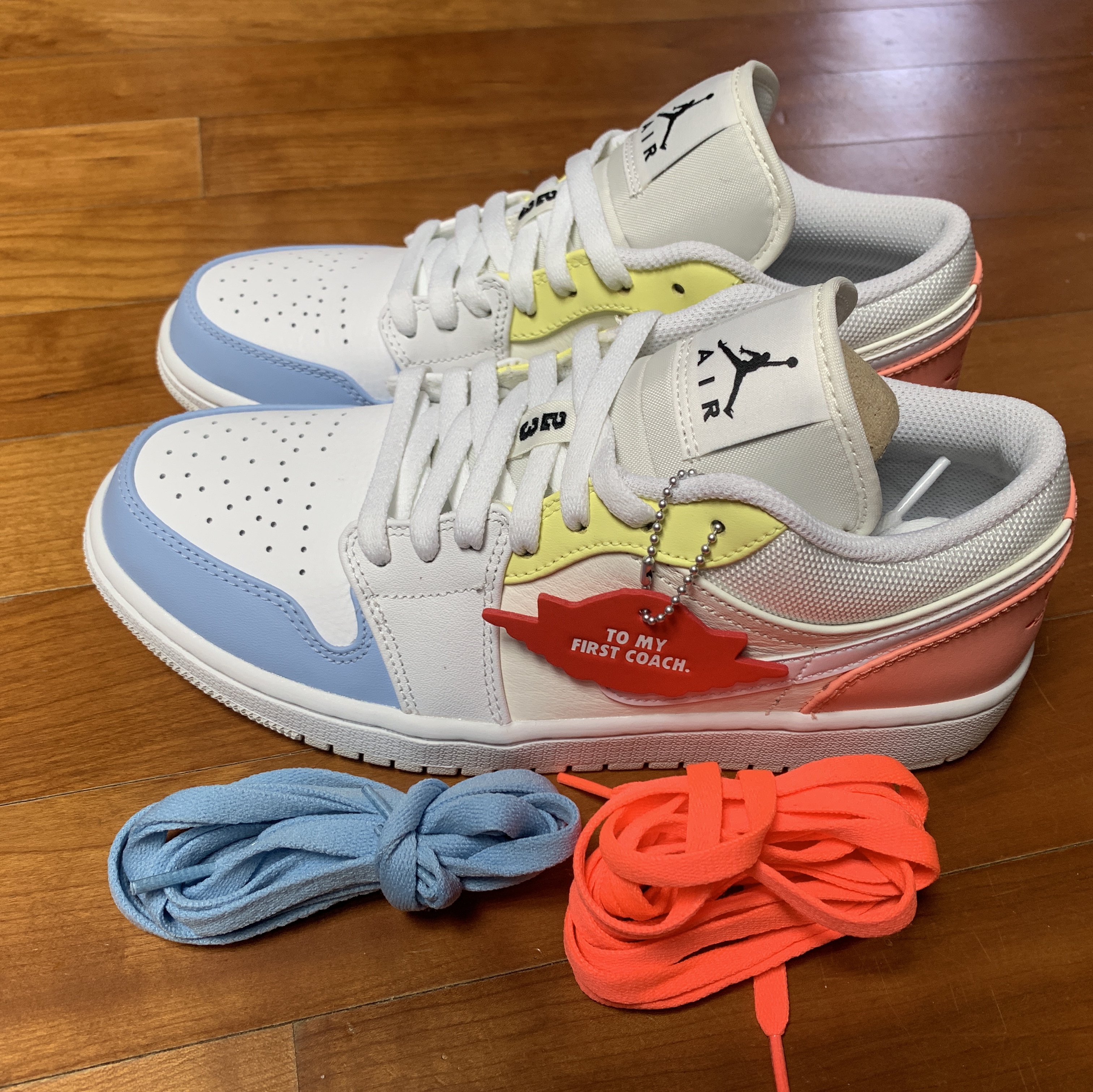 Jordan 1 Low To My First Coach 착용 스타일 - 1