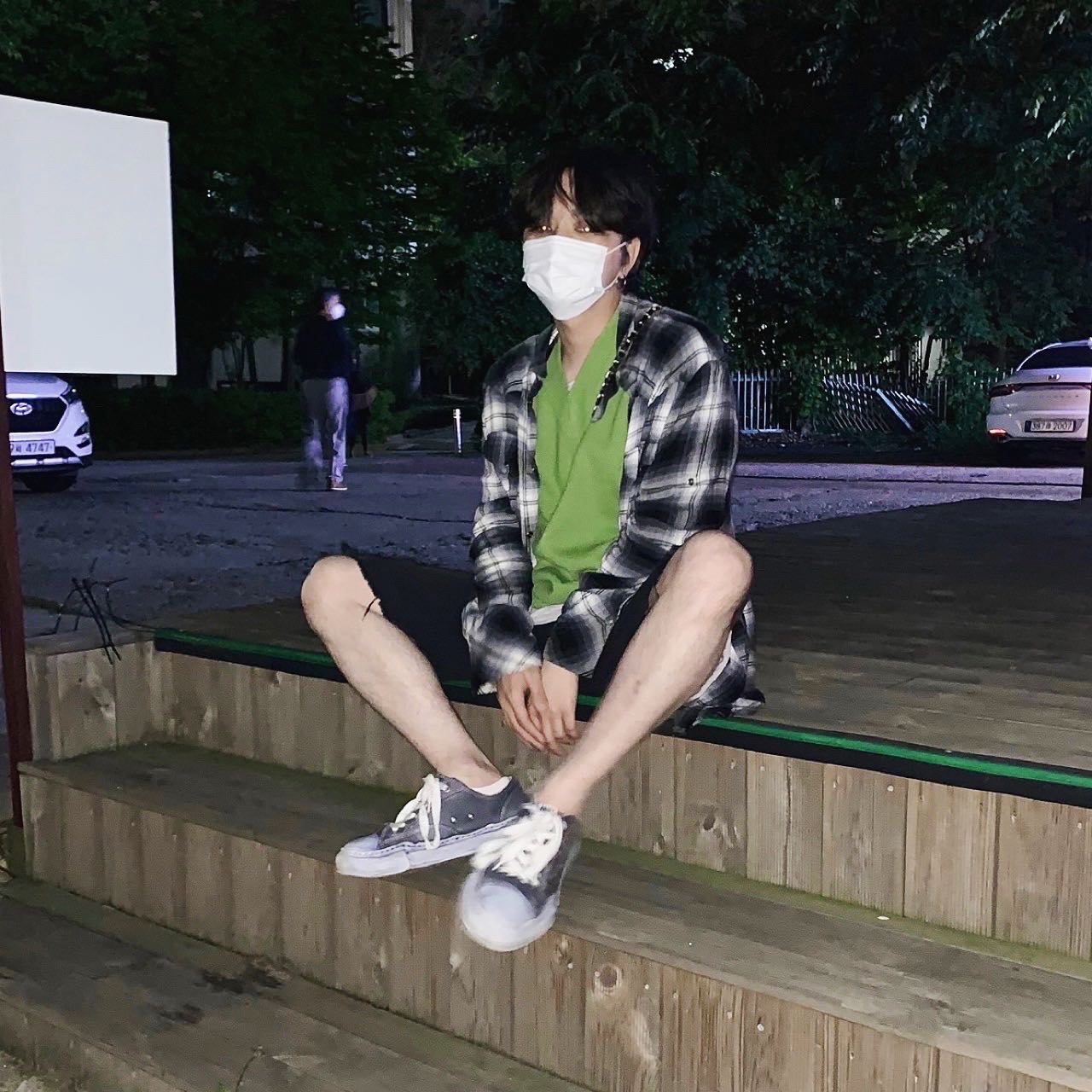 Maison Mihara Yasuhiro Peterson OG Sole Over Dyed Low-top Sneakers Black 착용 스타일 - 1