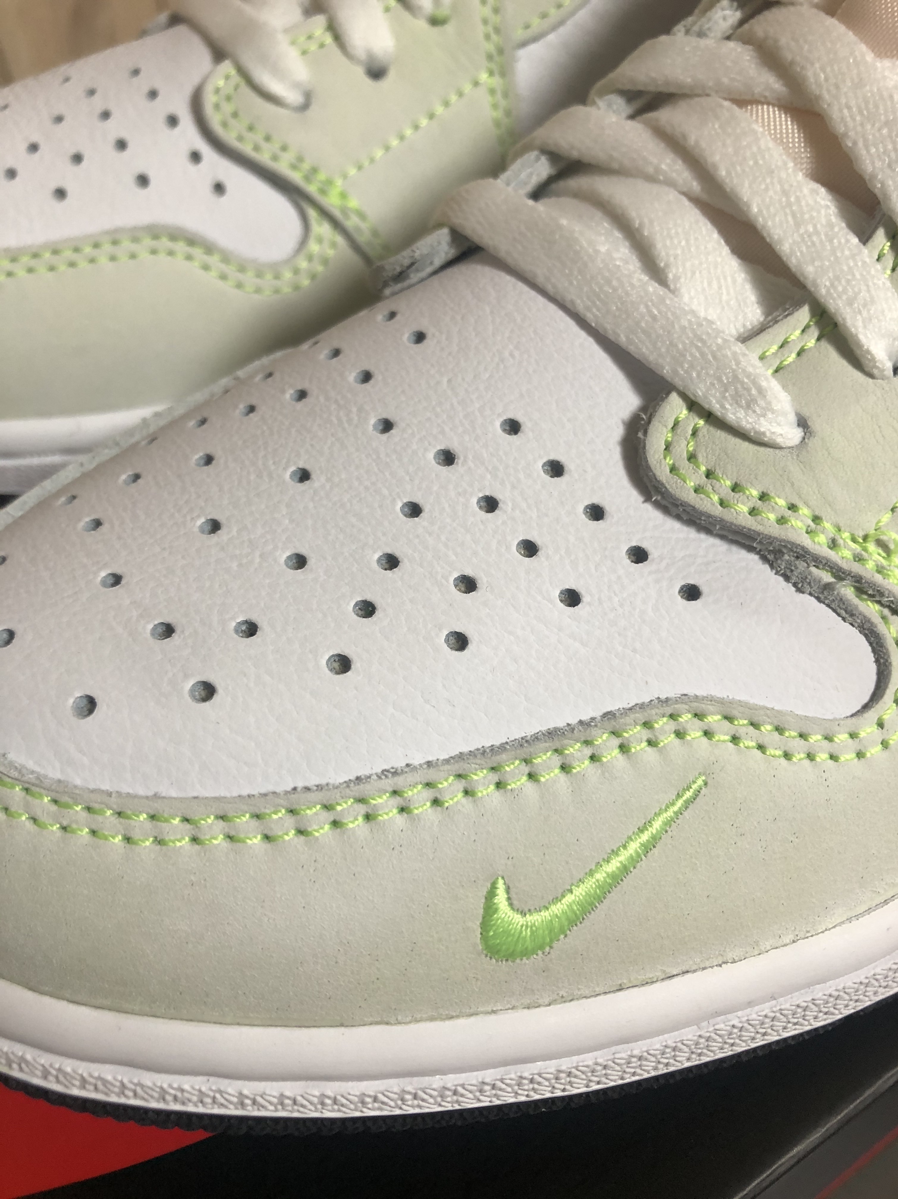 Jordan 1 Low OG Ghost Green 착용 스타일 - 3