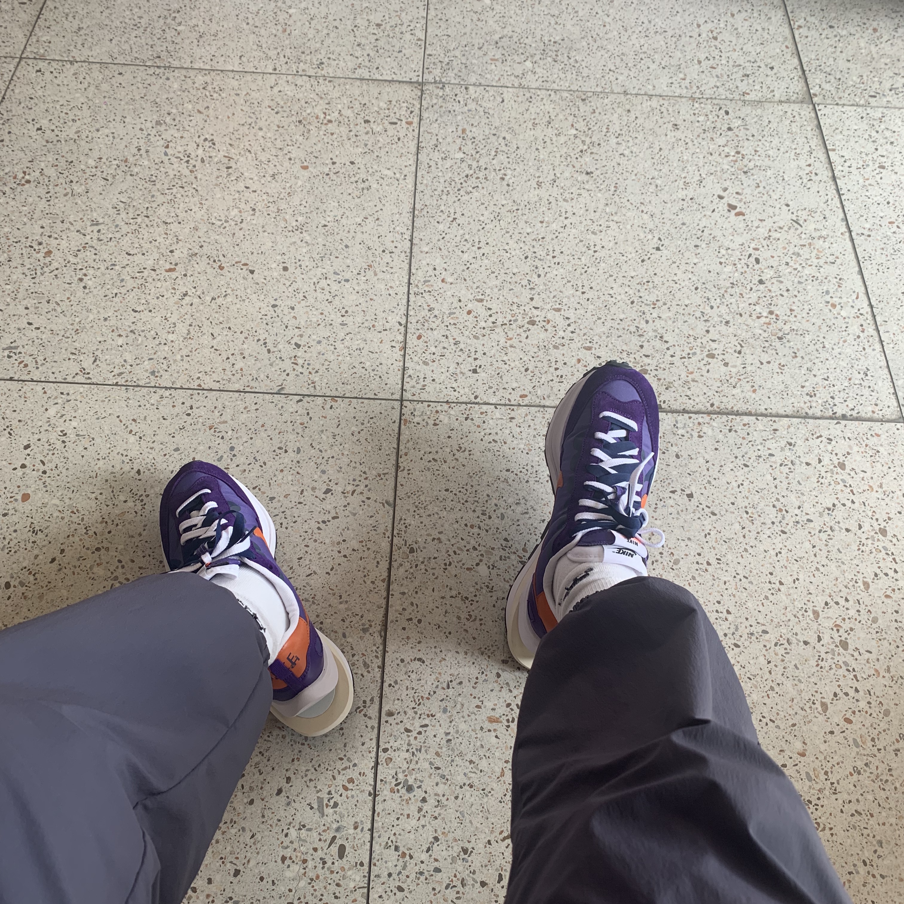 Nike x Sacai VaporWaffle Dark Iris 착용 스타일