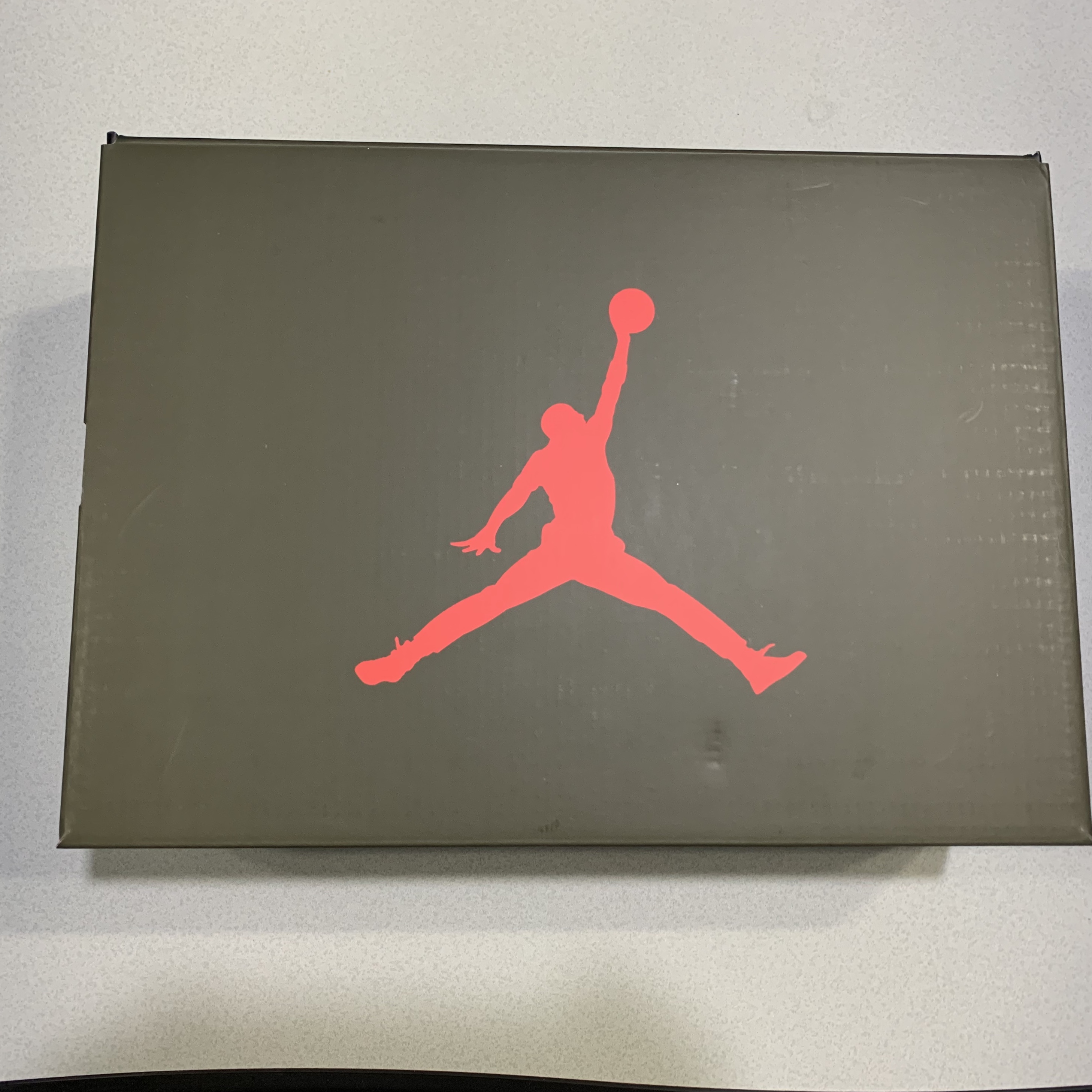 Jordan 6 x Travis Scott Retro Olive 착용 스타일 - 2