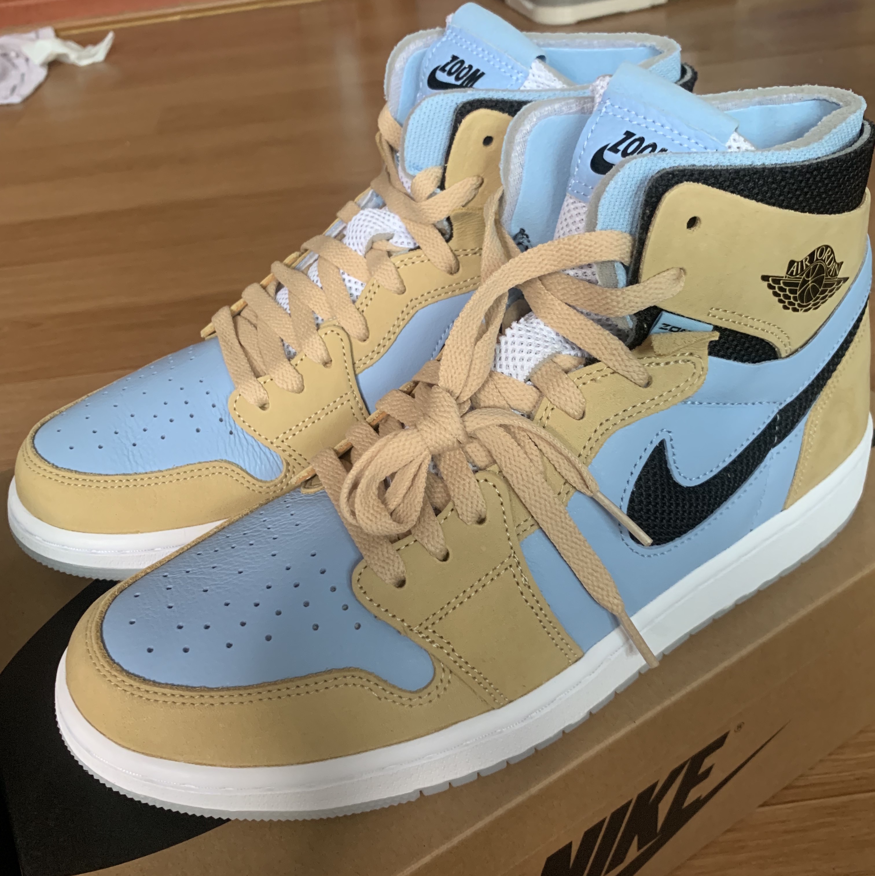 (W) Jordan 1 Zoom Air CMFT Psychic Blue Sesame 착용 스타일 - 2