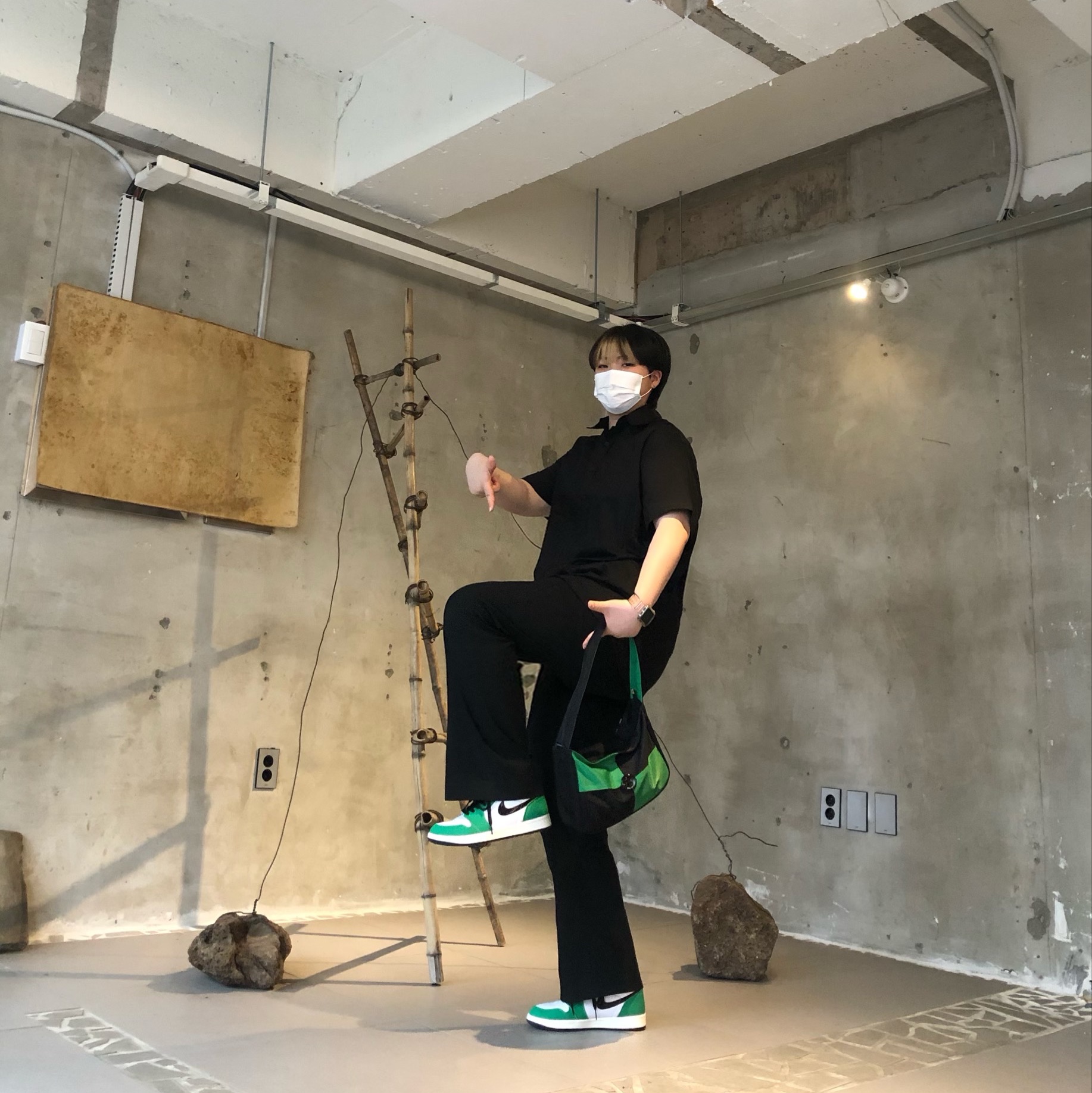 (W) Jordan 1 Retro High OG Lucky Green 착용 스타일 - 2