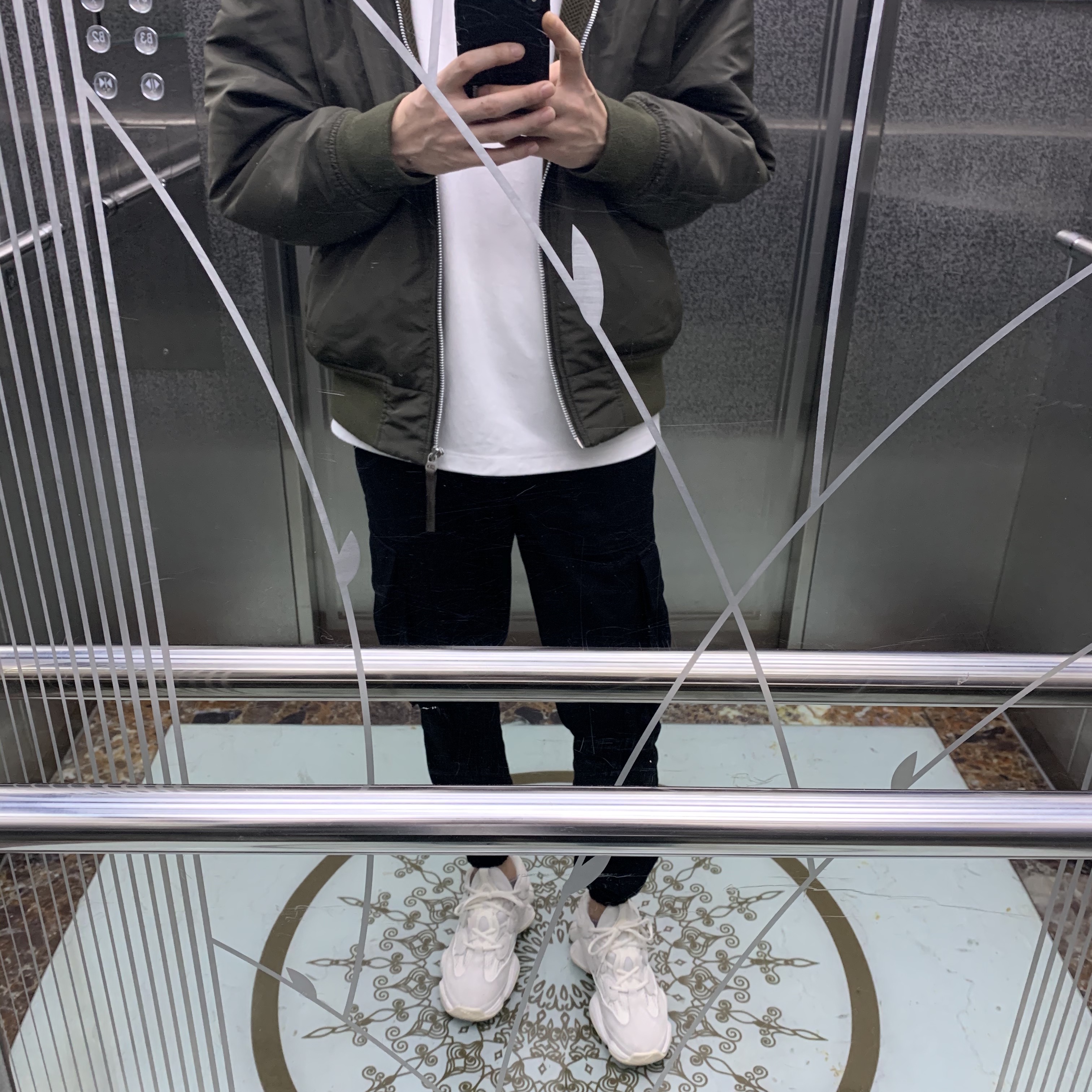Adidas Yeezy 500 Bone White 착용 스타일 - 4