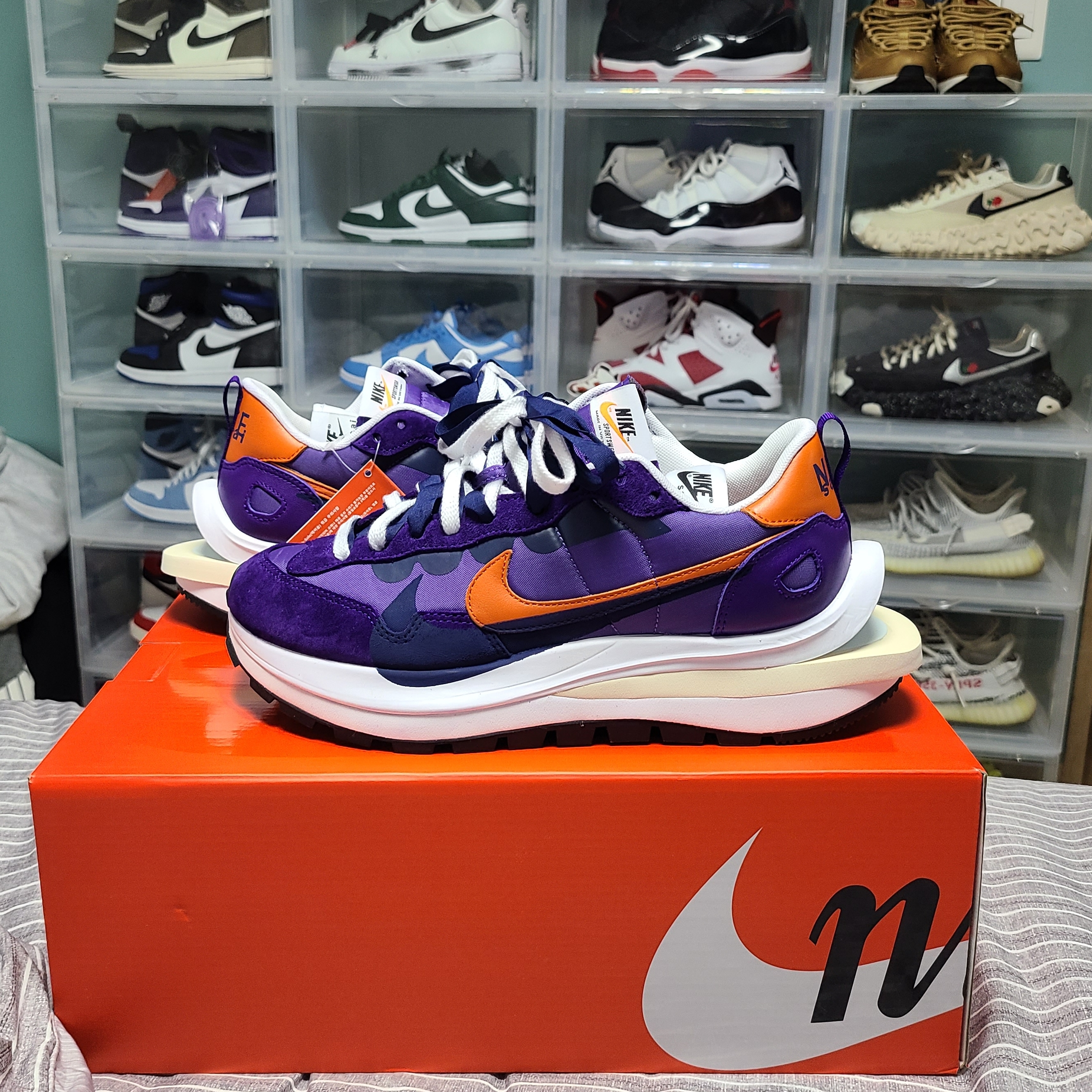 Nike x Sacai VaporWaffle Dark Iris 착용 스타일