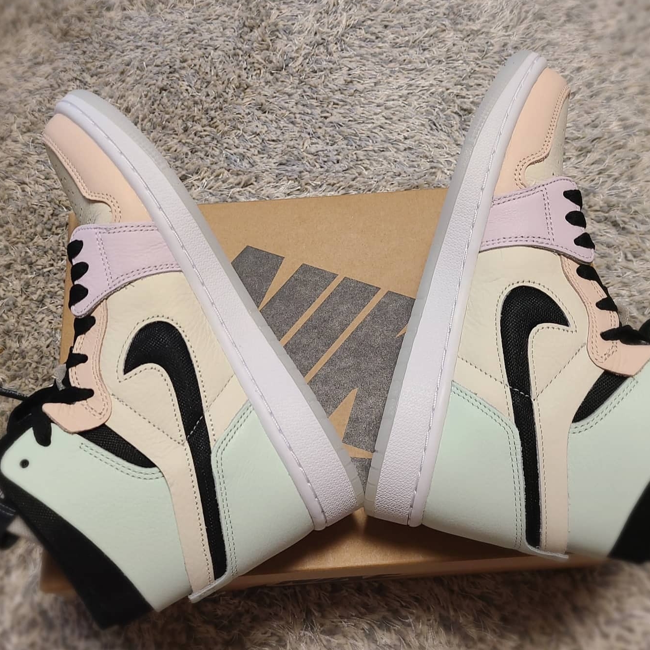 (W) Jordan 1 Zoom Air CMFT Pale Ivory 착용 스타일 - 2