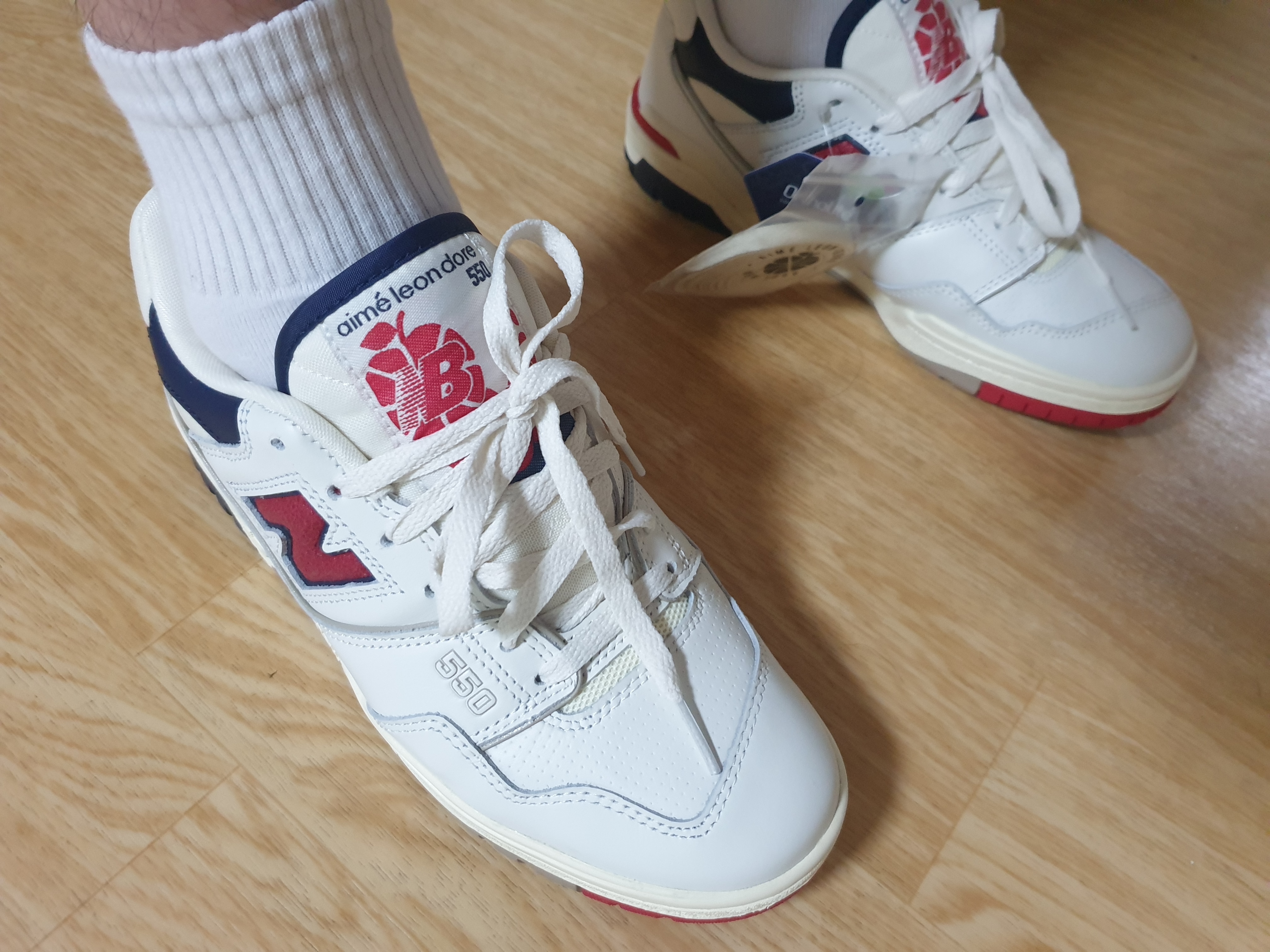 New Balance x Aime Leon Dore 550 Navy Red 착용 스타일 - 1