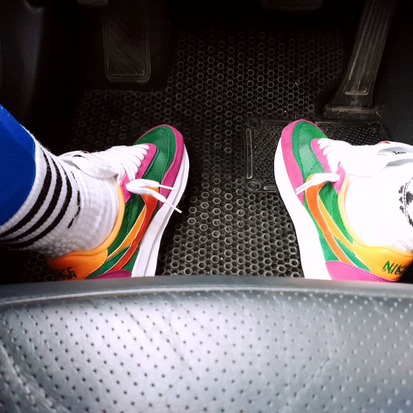 Nike x Sacai LDWaffle Pine Green 착용 스타일 - 2