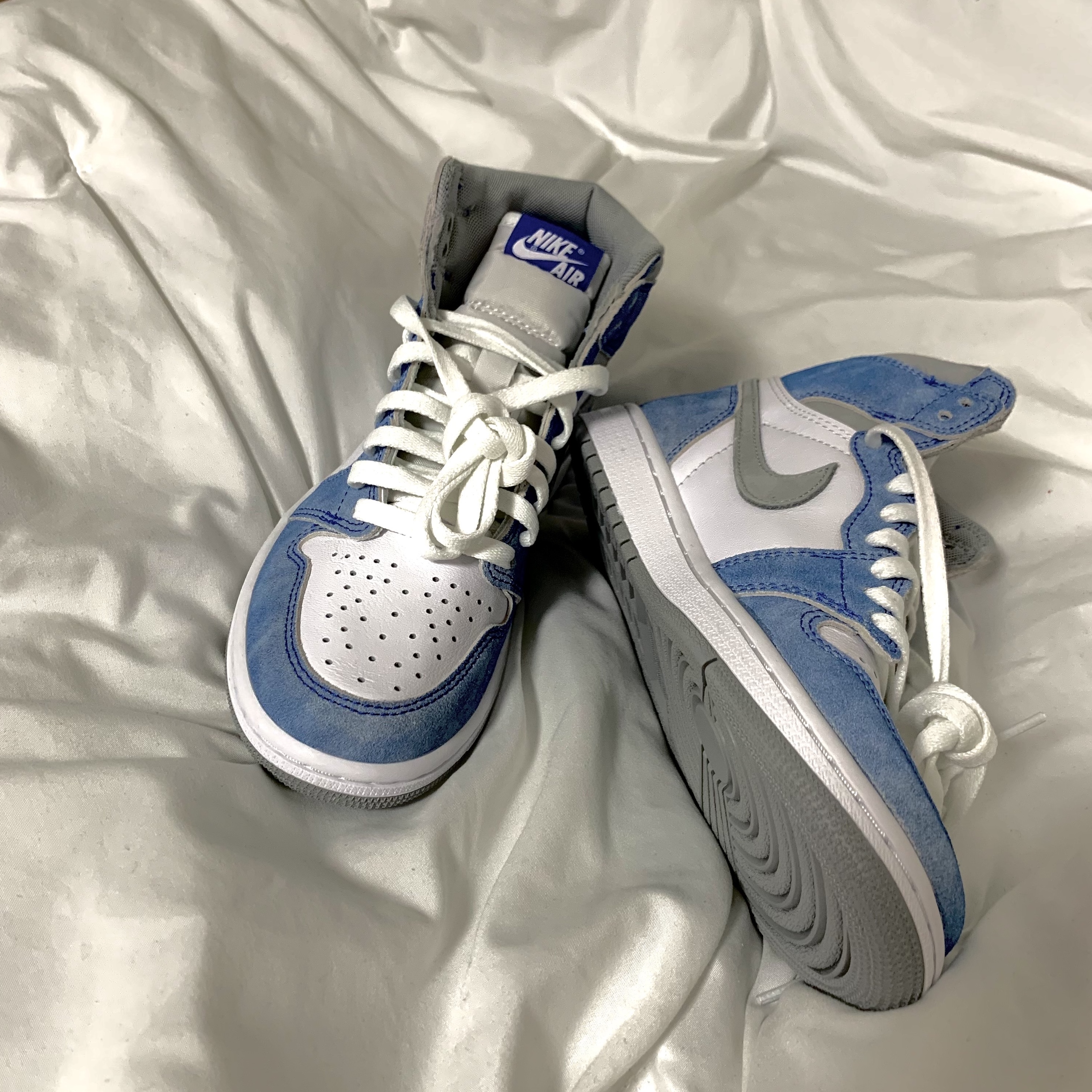 Jordan 1 Retro High OG Hyper Royal 착용 스타일
