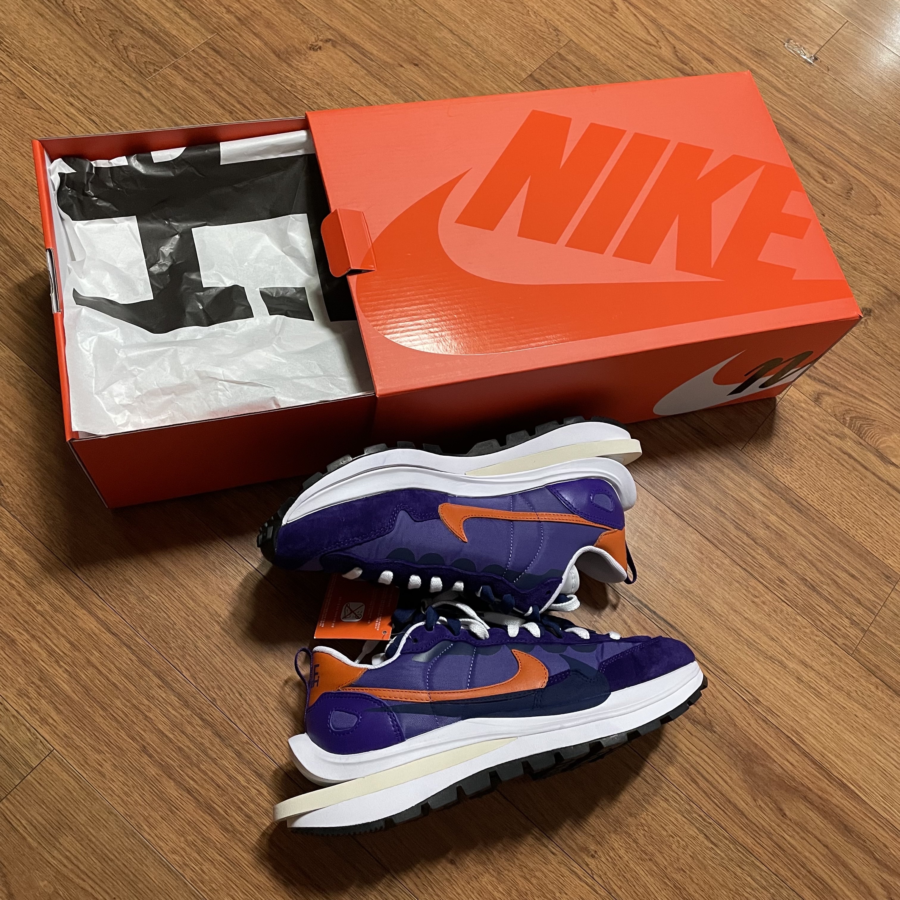 Nike x Sacai VaporWaffle Dark Iris 착용 스타일