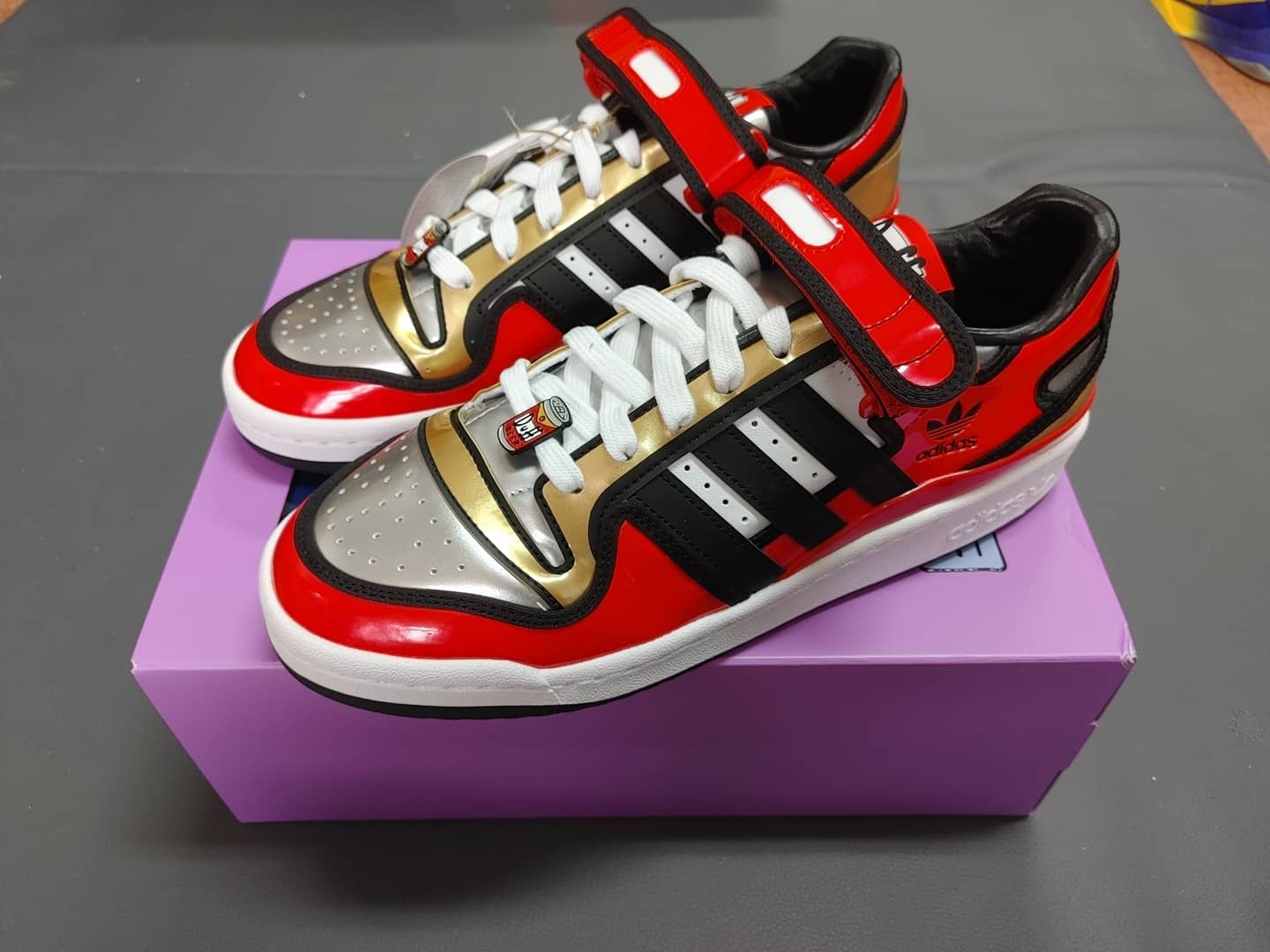 Adidas x The Simpsons Forum Lo Duff Beer 착용 스타일 - 1