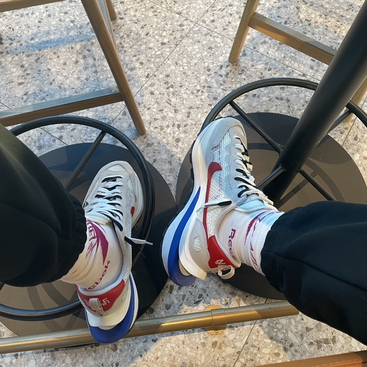 Nike x Sacai VaporWaffle Royal Fuchsia 착용 스타일