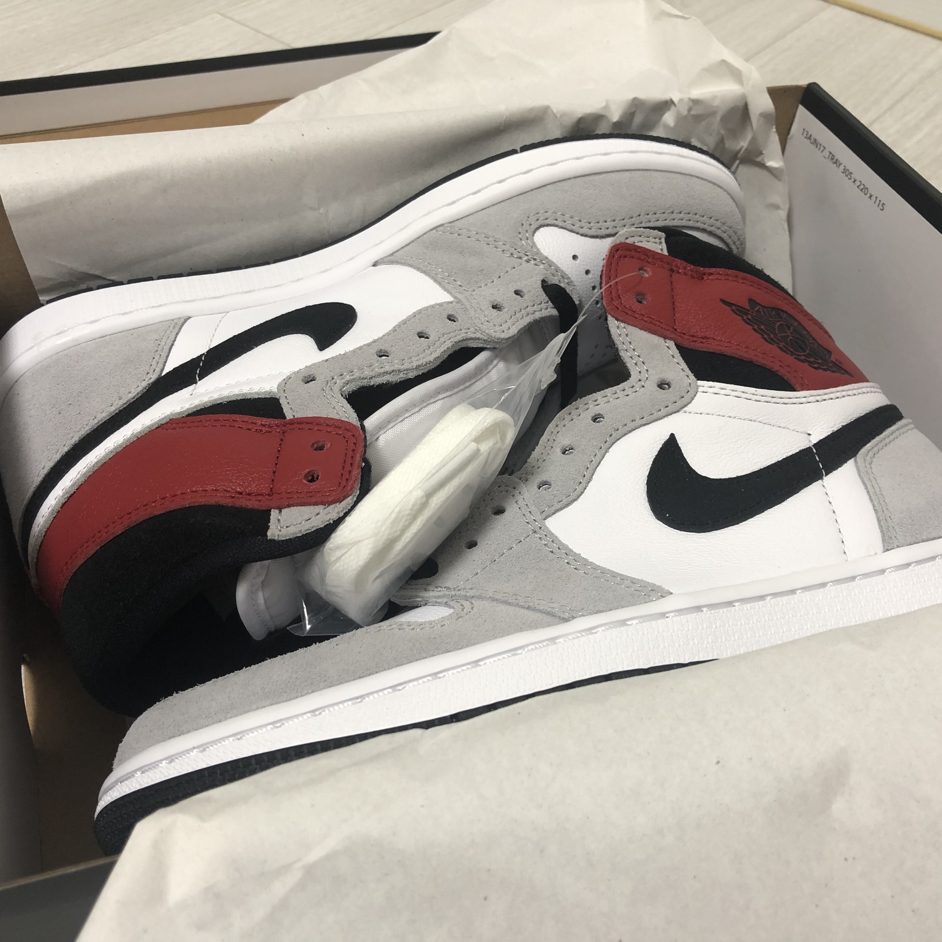 Jordan 1 Retro High OG Light Smoke Grey 착용 스타일
