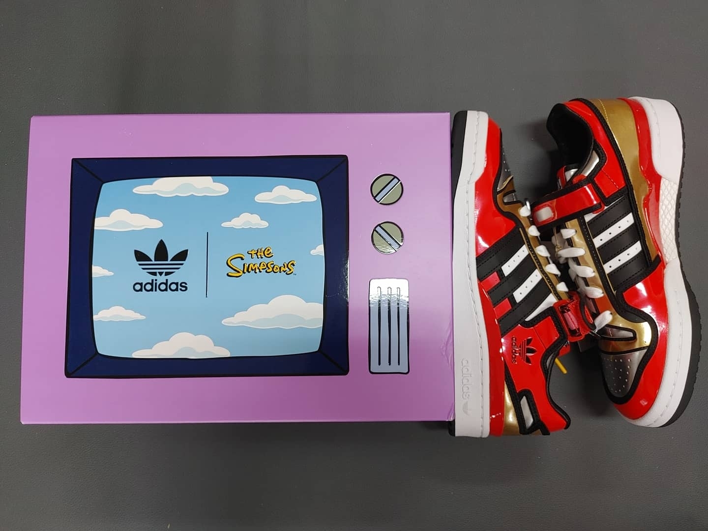 Adidas x The Simpsons Forum Lo Duff Beer 착용 스타일 - 2