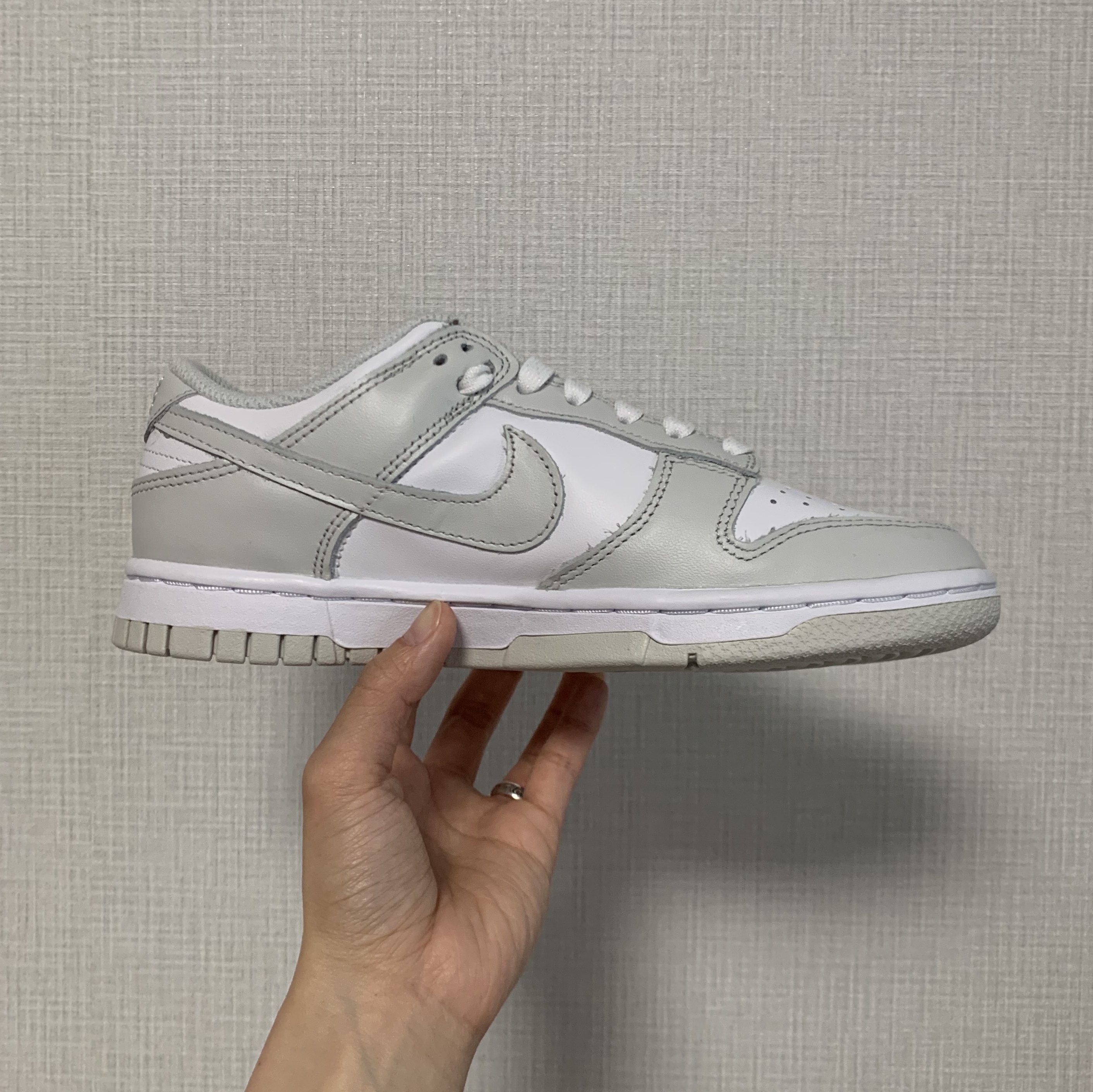 (W) Nike Dunk Low Photon Dust 착용 스타일 - 2