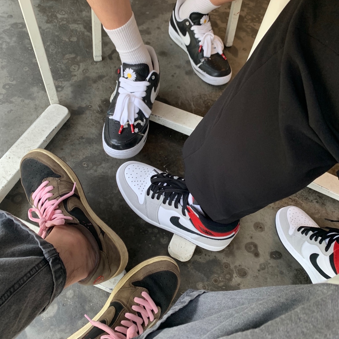 Nike x Peaceminusone Air Force 1 Low Para-Noise, Jordan 1 Retro High OG Light Smoke Grey 착용 스타일