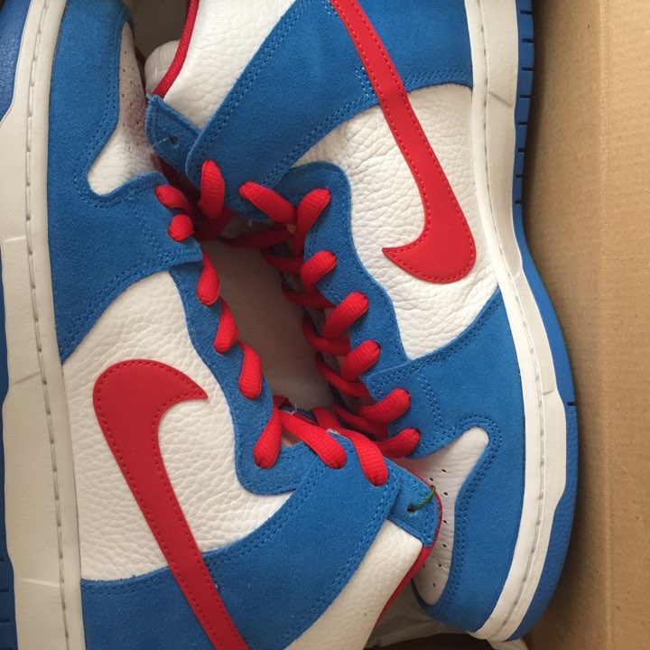 Nike SB Dunk High Pro Doraemon 착용 스타일