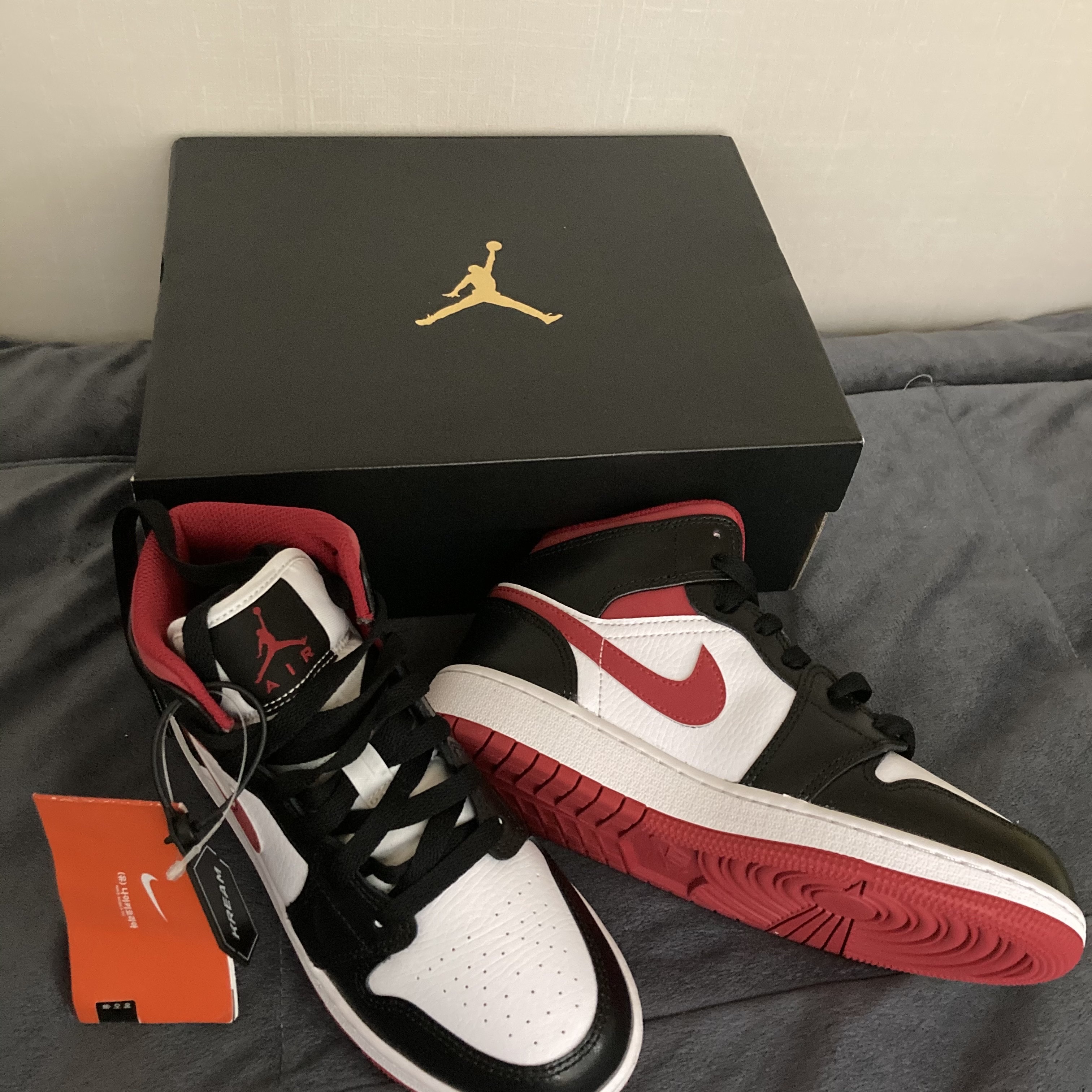 (GS) Jordan 1 Mid Gym Red Black White 착용 스타일 - 2