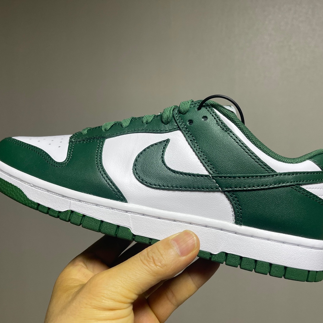 Nike Dunk Low Retro Varsity Green 착용 스타일 - 3