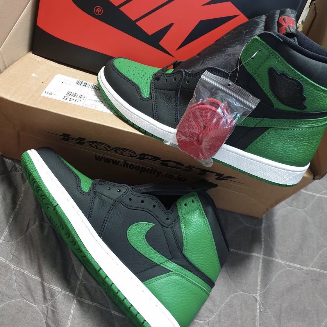 Jordan 1 Retro High OG Pine Green Black 착용 스타일