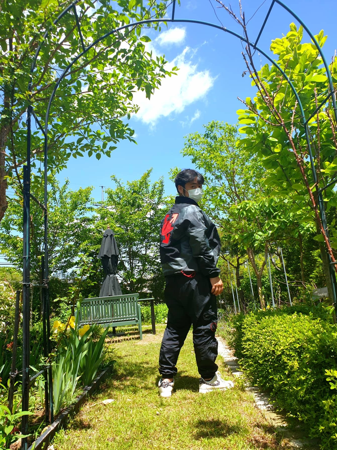 Nike Air Force 1 '07 LV8 Paisley Swoosh, Jordan x Off-White Woven Jacket Black - US/EU 착용 스타일