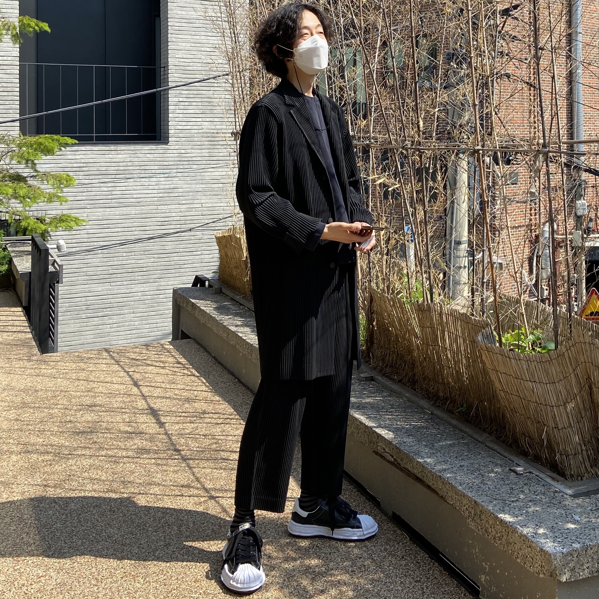 Maison Mihara Yasuhiro Blakey OG Sole Leather Low-top Sneakers Black, Maison Mihara Yasuhiro Blakey OG Sole Canvas Low-top Sneakers Black 착용 스타일