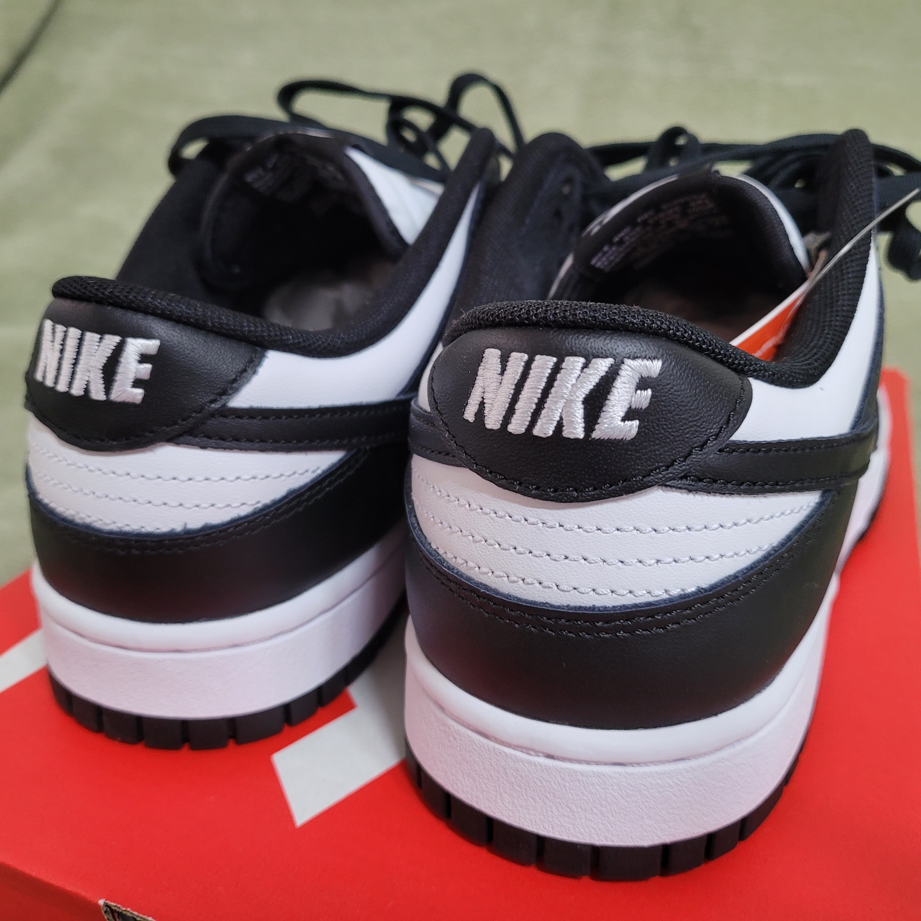 Nike Dunk Low Retro Black 착용 스타일 - 4