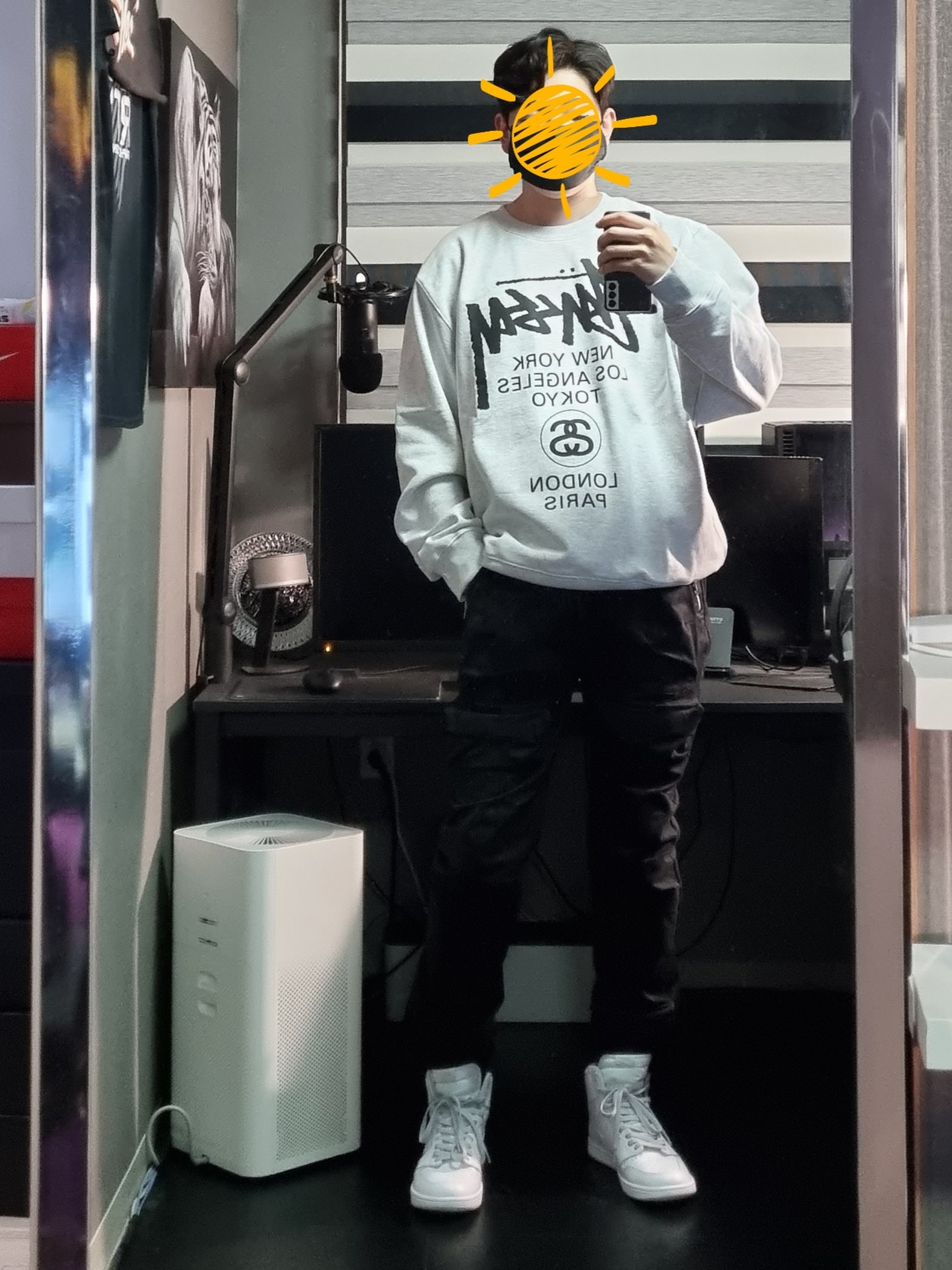 Stussy DSM World Tour Crew Ash Heather 2021, Jordan 1 High 85 Neutral Grey 착용 스타일 - 2