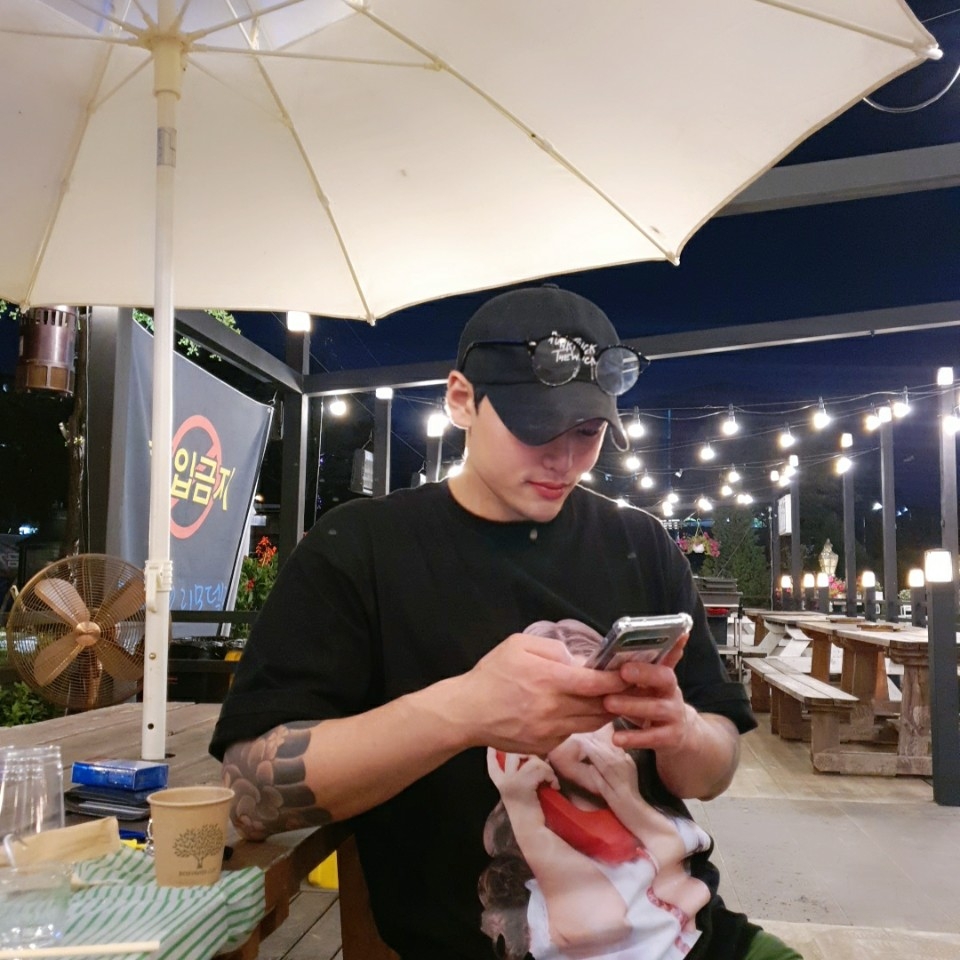 KREAM 프로필 이미지