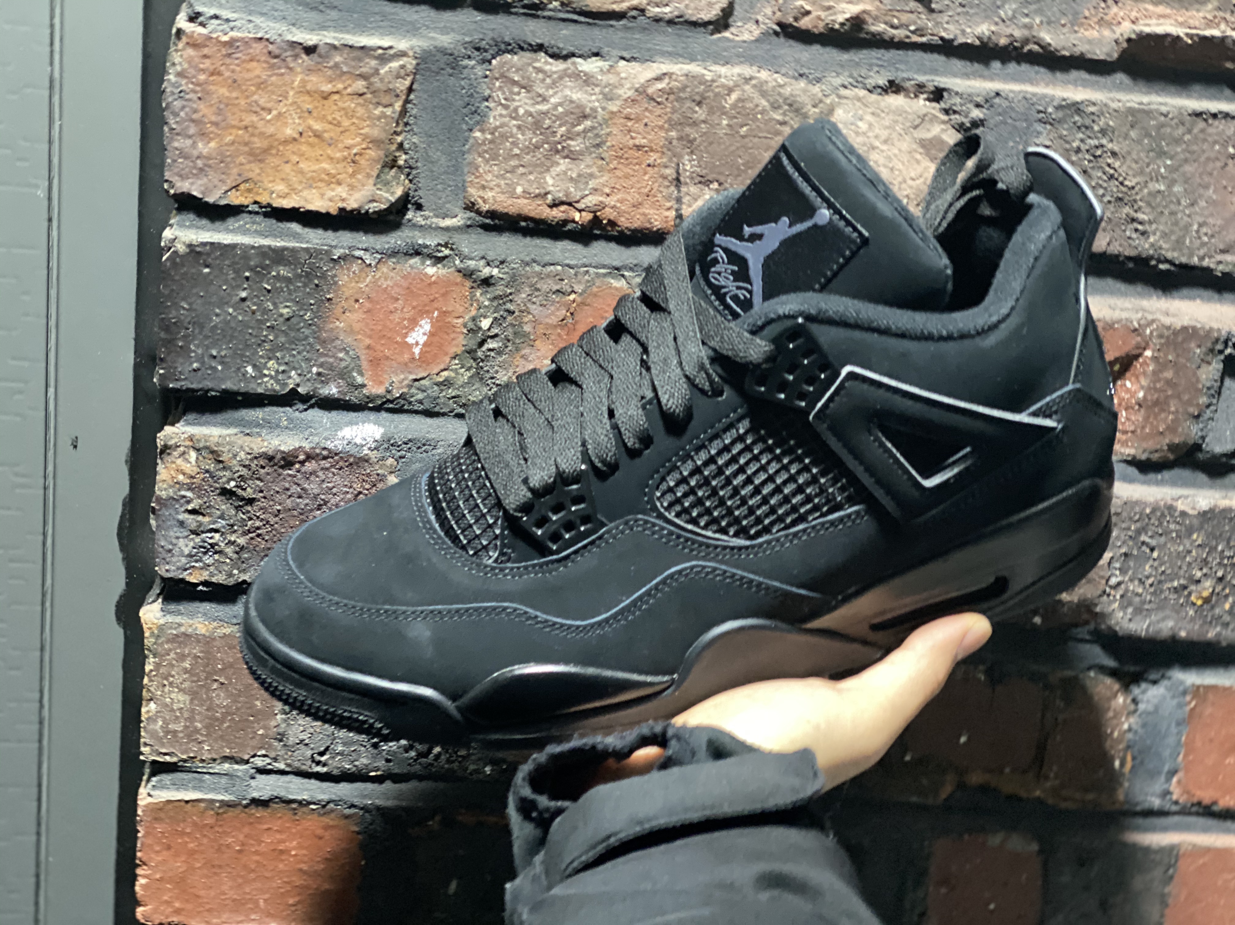 Jordan 4 Retro Black Cat 2020 착용 스타일 - 1