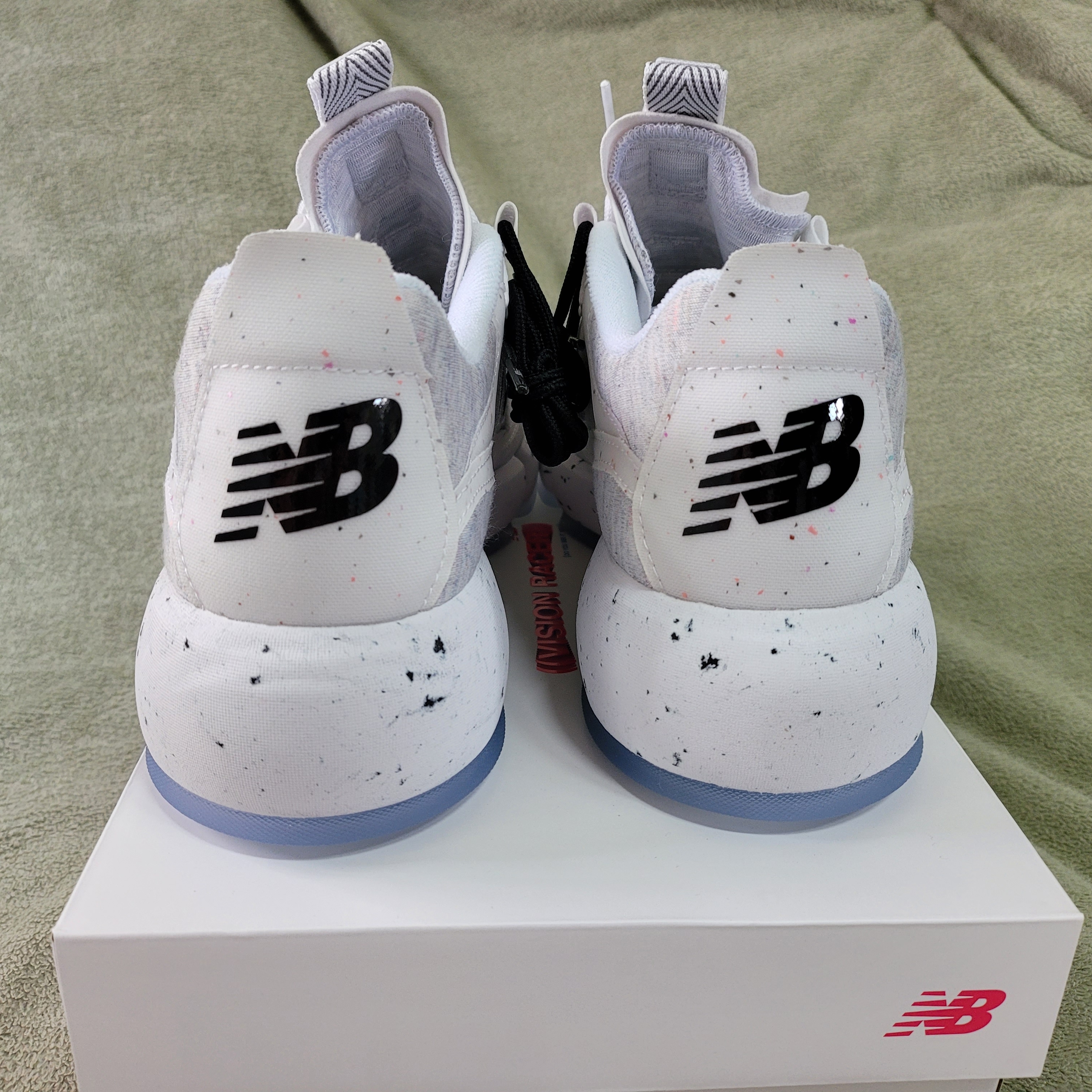 New Balance x Jaden Smith Vision Racer Natural 착용 스타일 - 2
