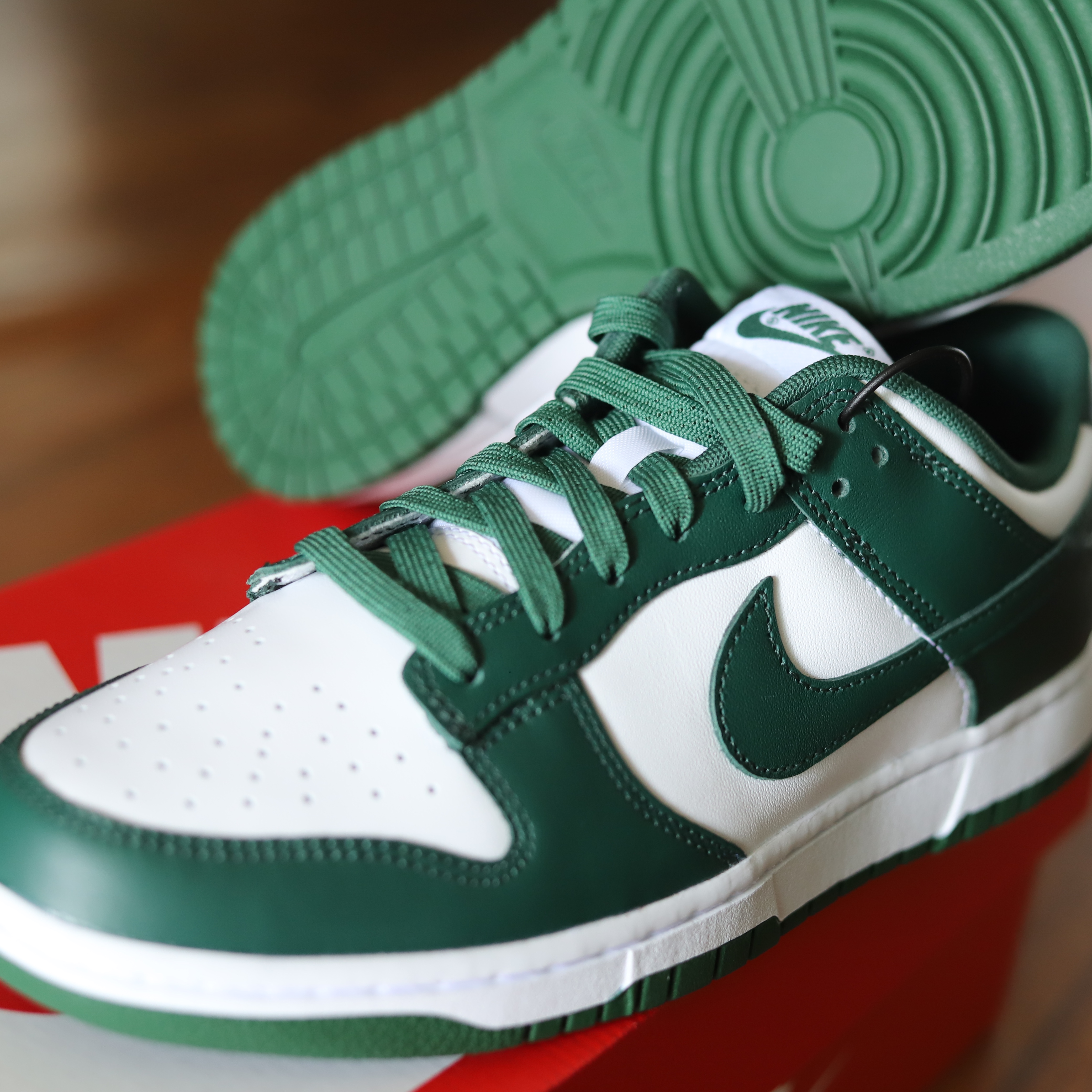 Nike Dunk Low Retro Varsity Green 착용 스타일 - 3