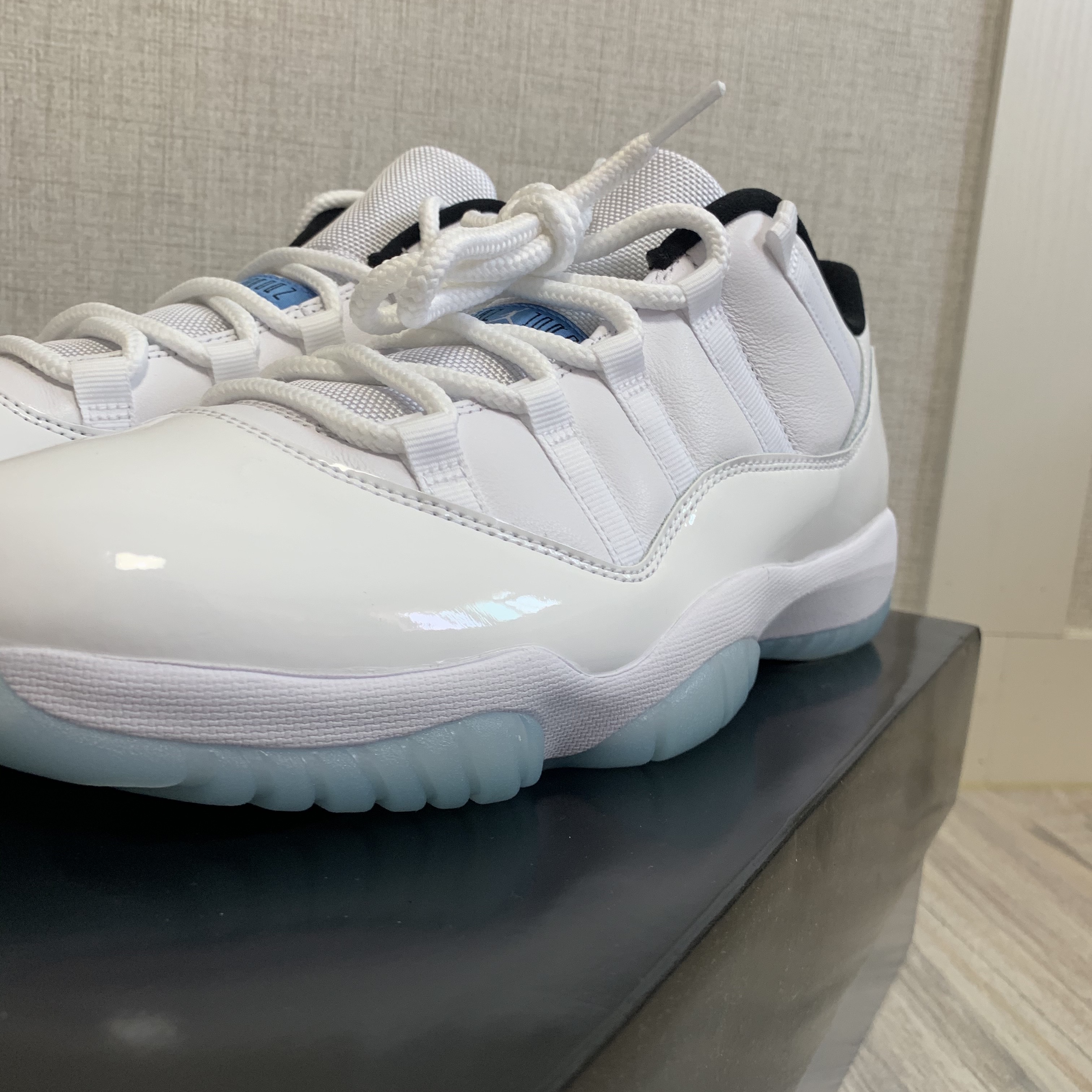 Jordan 11 Retro Low Legend Blue 착용 스타일 - 2